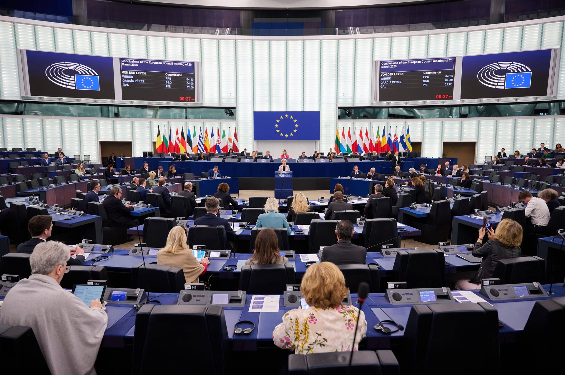 Ursula von der Leyen: Hier spricht sie am 1. April 2025 vor den EU-Parlamentariern.