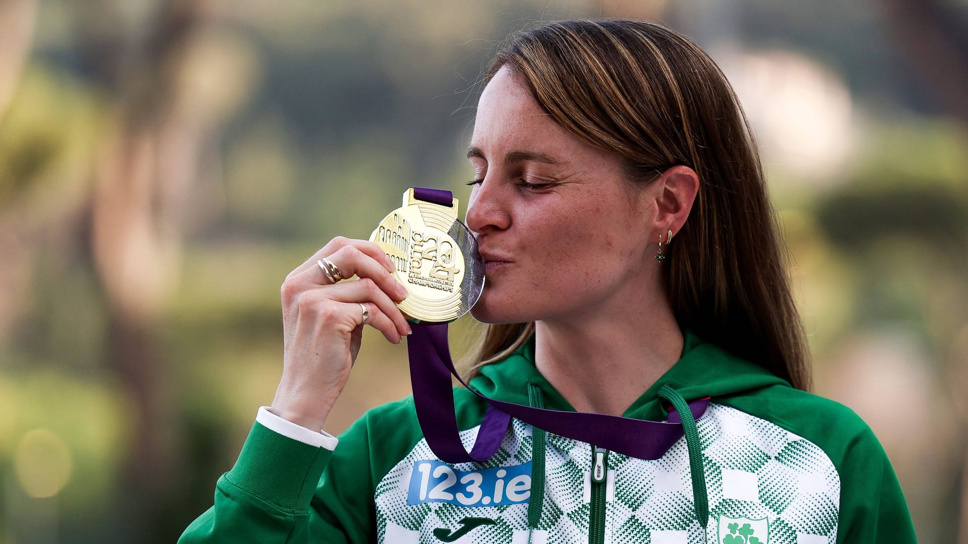Ciara Mageean mit ihrer EM-Goldmedaille: Sie hat mit gesundheitlichen Problemen zu kämpfen.
