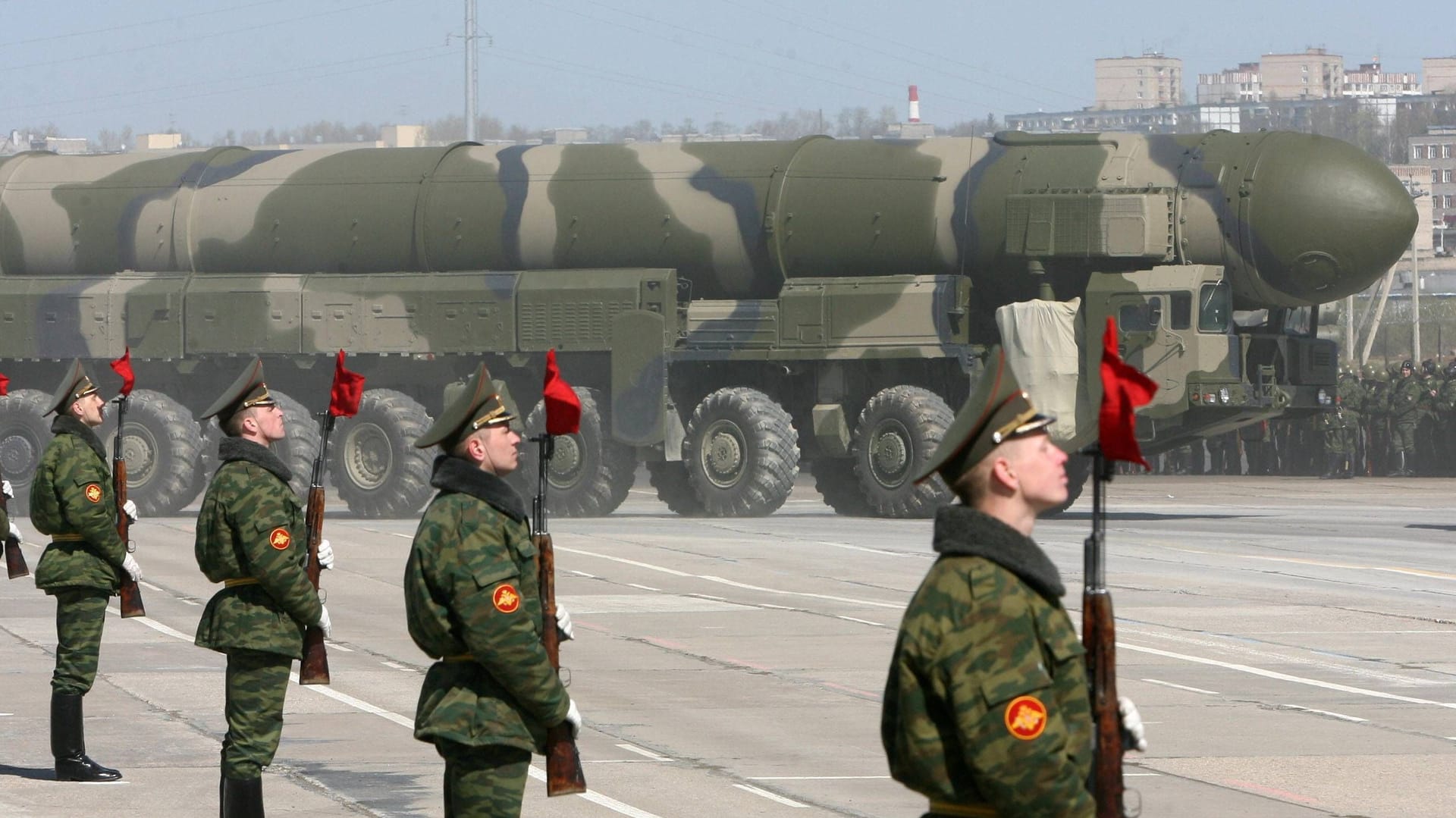 Atomrakete bei einer Parade zum "Tag des Sieges" am 9. Mai in Moskau (Archivbild).