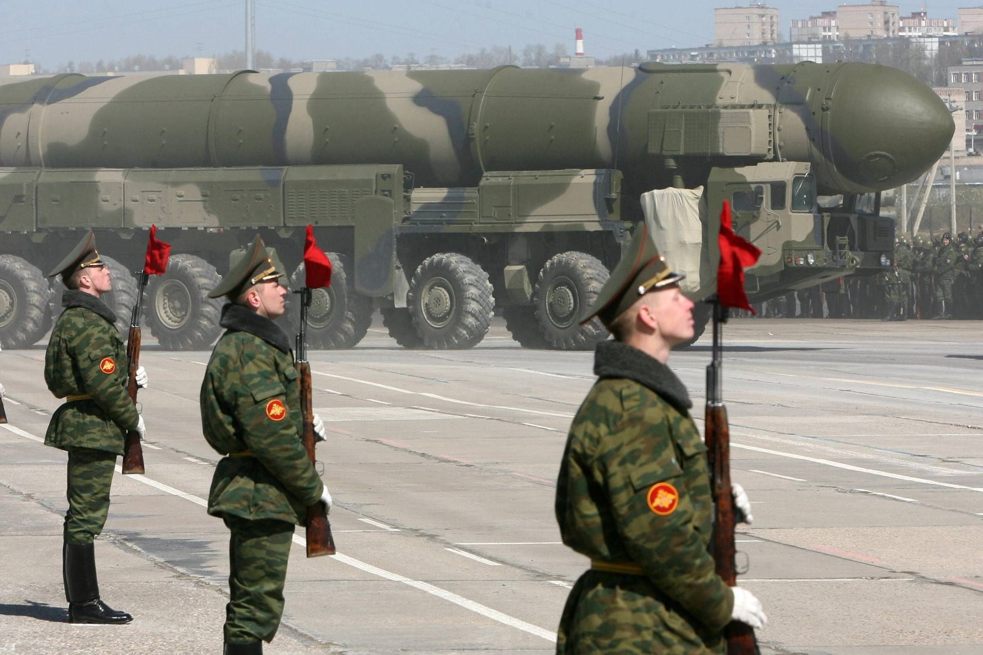 Atomrakete bei einer Parade zum "Tag des Sieges" am 9. Mai in Moskau (Archivbild).
