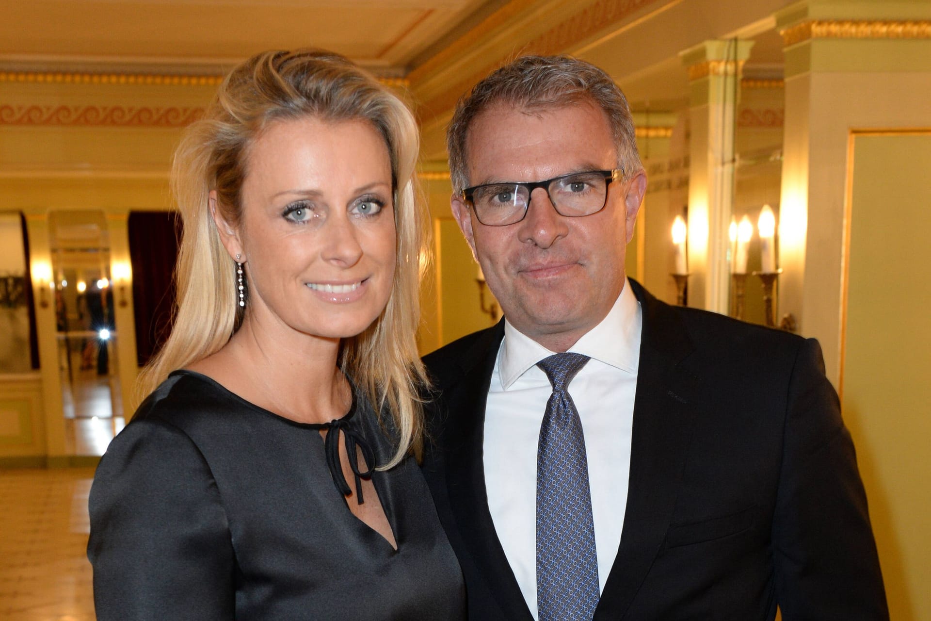 Lufthansa-Chef Carsten Spohr und Ehefrau Vivian Spohr beim Lufthansa-Neujahrskonzert 2016 (Archivbild): Gegen die 51-Jährige gibt es schwerwiegende Vorwürfe.