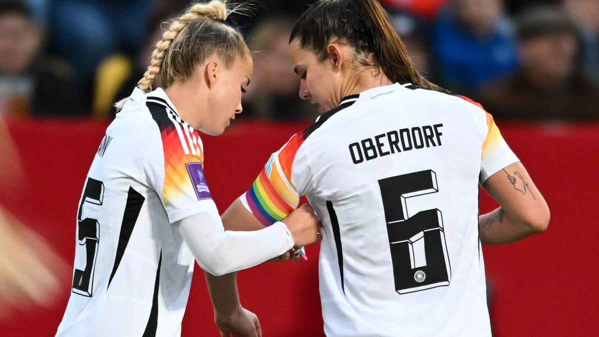 DFB-Kapitänin Gwinn bei der EM mit Regenbogenbinde