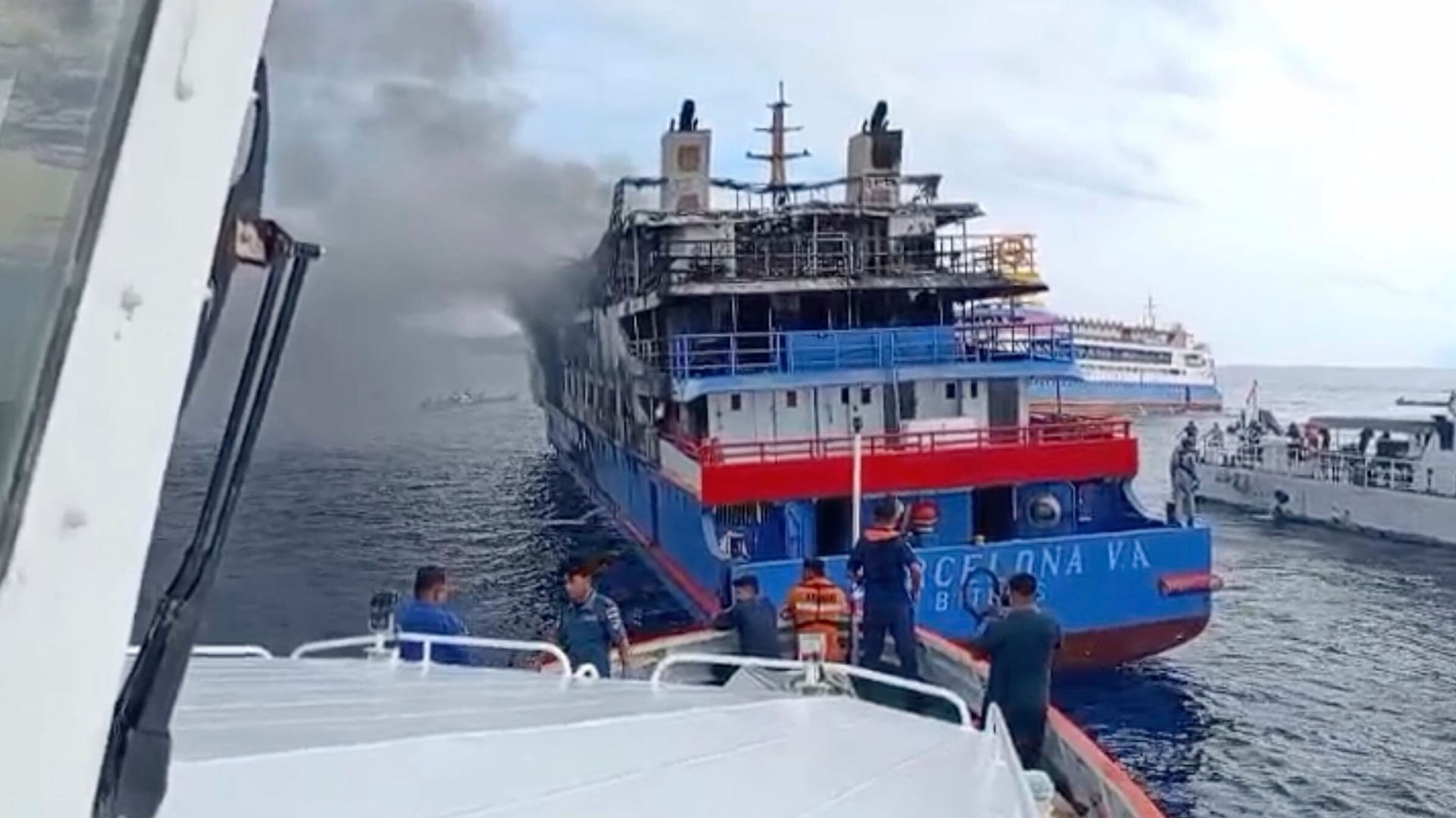 Feuer auf Fähre in Sulawesi Feuer auf Fähre in Sulawesi