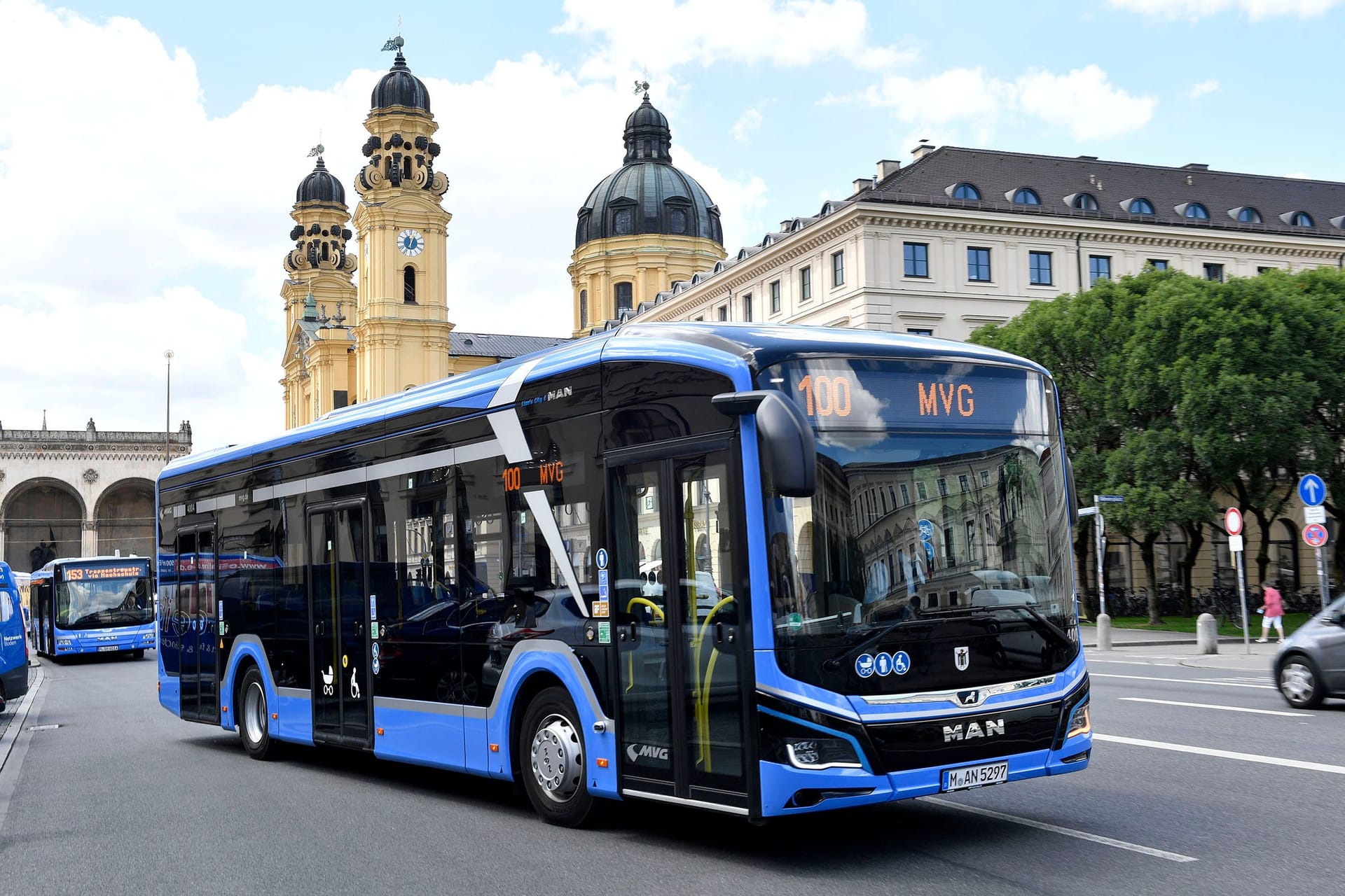 Ein Elektrobus in München: Bis 2035 soll die komplette Flotte der MVG klimaneutral sein.