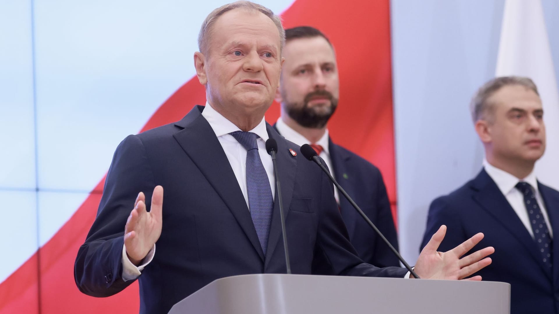 Tusk informiert über Regierungsumbildung Tusk informiert über Regierungsumbildung