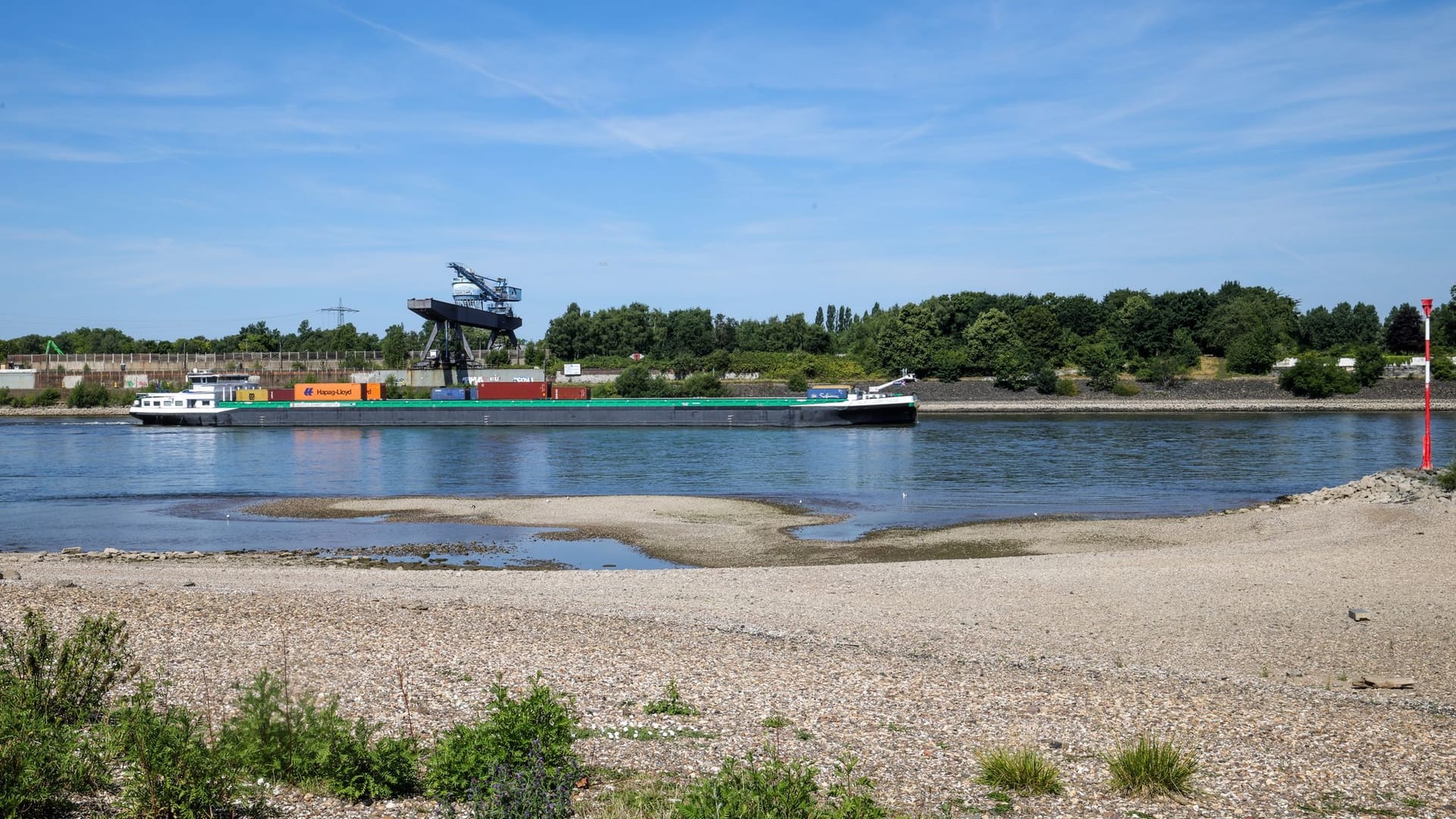 Rheinufer bei Duisburg Rheinufer bei Duisburg
