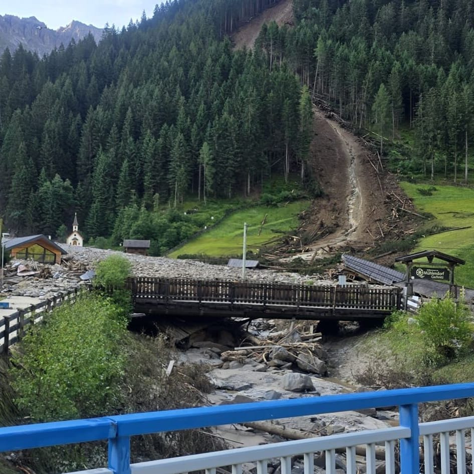 Die Situation im Gschnitztal: Dutzende Menschen mussten aus Berghütten evakuiert werden.