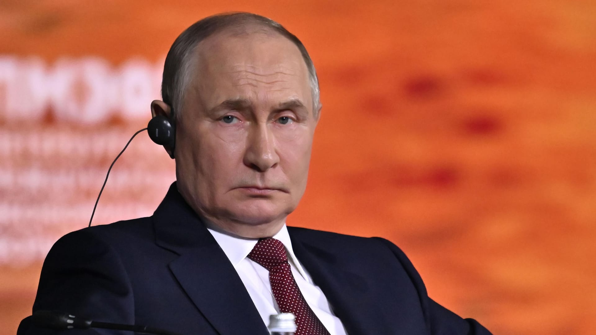 Wladimir Putin: Diktatoren leben mit einem ständigen Gefühl der Bedrohung, sagt Marcel Dirsus.