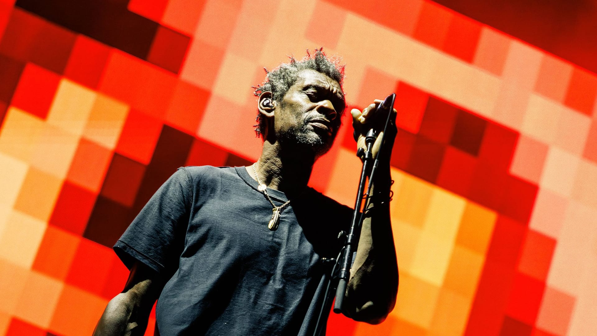 Massive Attack bei einem Auftritt (Symbofoto): Die Konzerte in Bonn und Berlin wurden kurzfristig abgesagt. Massive Attack bei einem Auftritt (Symbofoto): Die Konzerte in Bonn und Berlin wurden kurzfristig abgesagt.