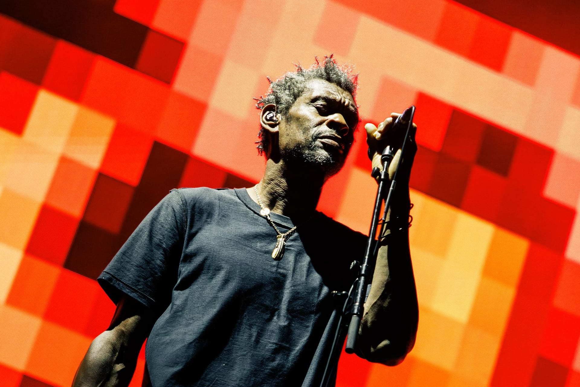 Massive Attack bei einem Auftritt (Symbofoto): Die Konzerte in Bonn und Berlin wurden kurzfristig abgesagt.