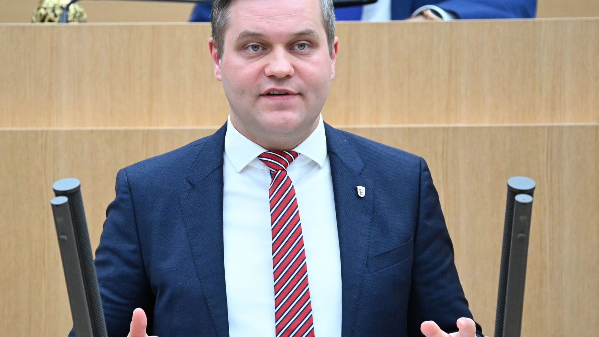Landtagssitzung - Aussprache über den Etat Landtagssitzung - Aussprache über den Etat