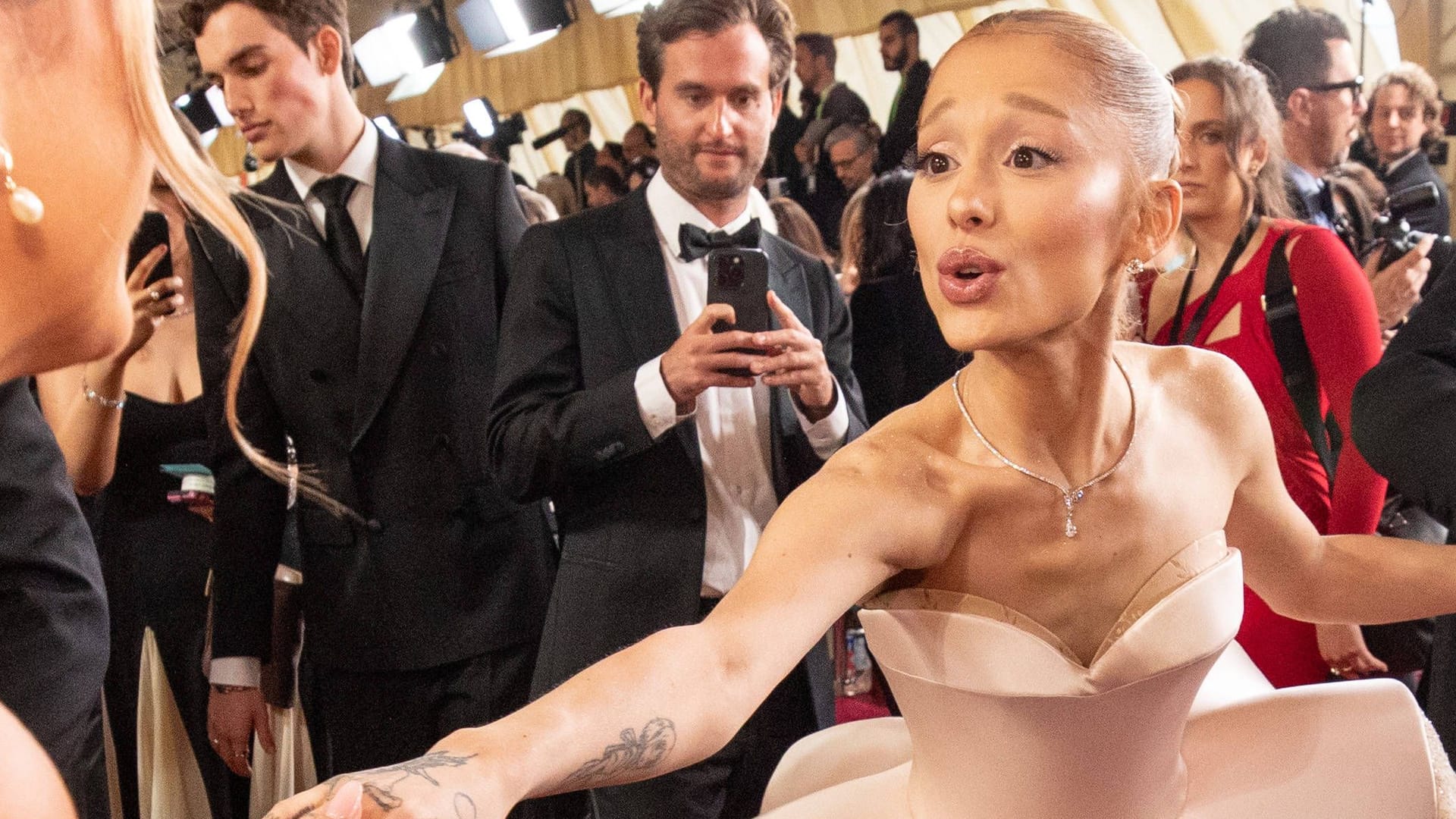 Ariana Grande: Bei der Oscar-Verleihung zeigte sie sich deutlich erschlankt.