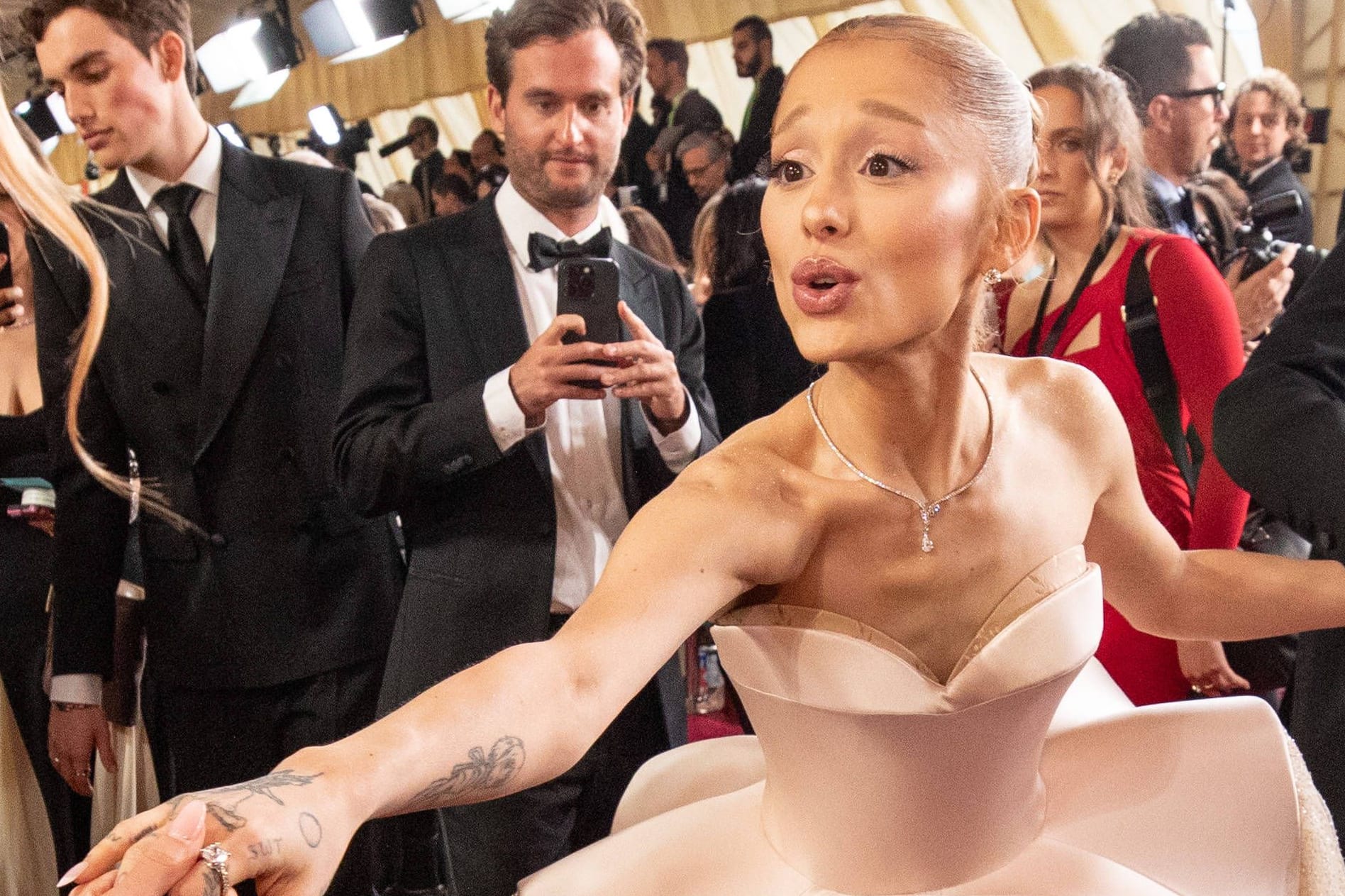 Ariana Grande: Bei der Oscar-Verleihung zeigte sie sich deutlich erschlankt.