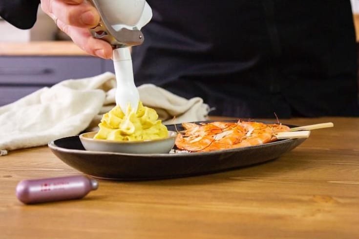 Perfekte Sahne für Eis, Kuchen und Kaffee – frisch, haltbar und jederzeit griffbereit.