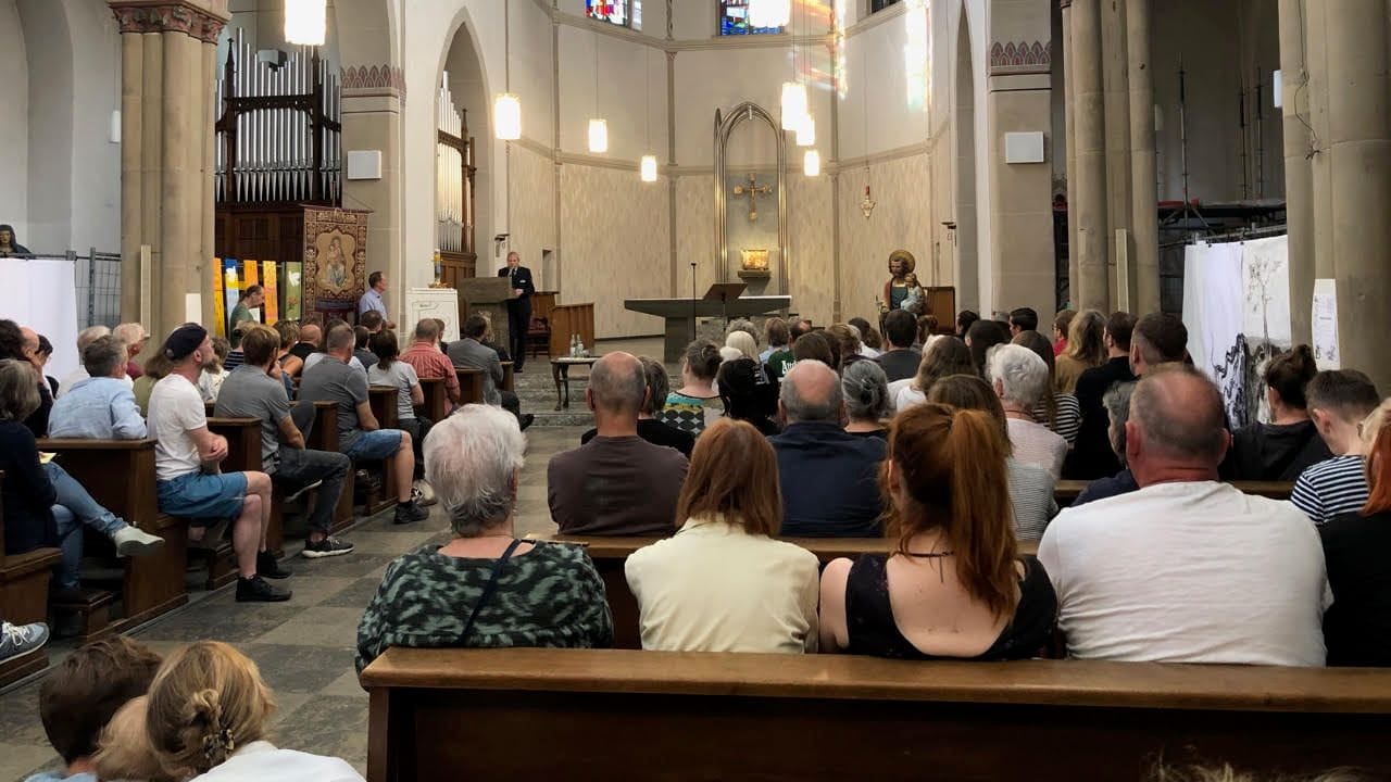 Infoabend in St. Jopseh: Der Andrang in der Kirche war groß.