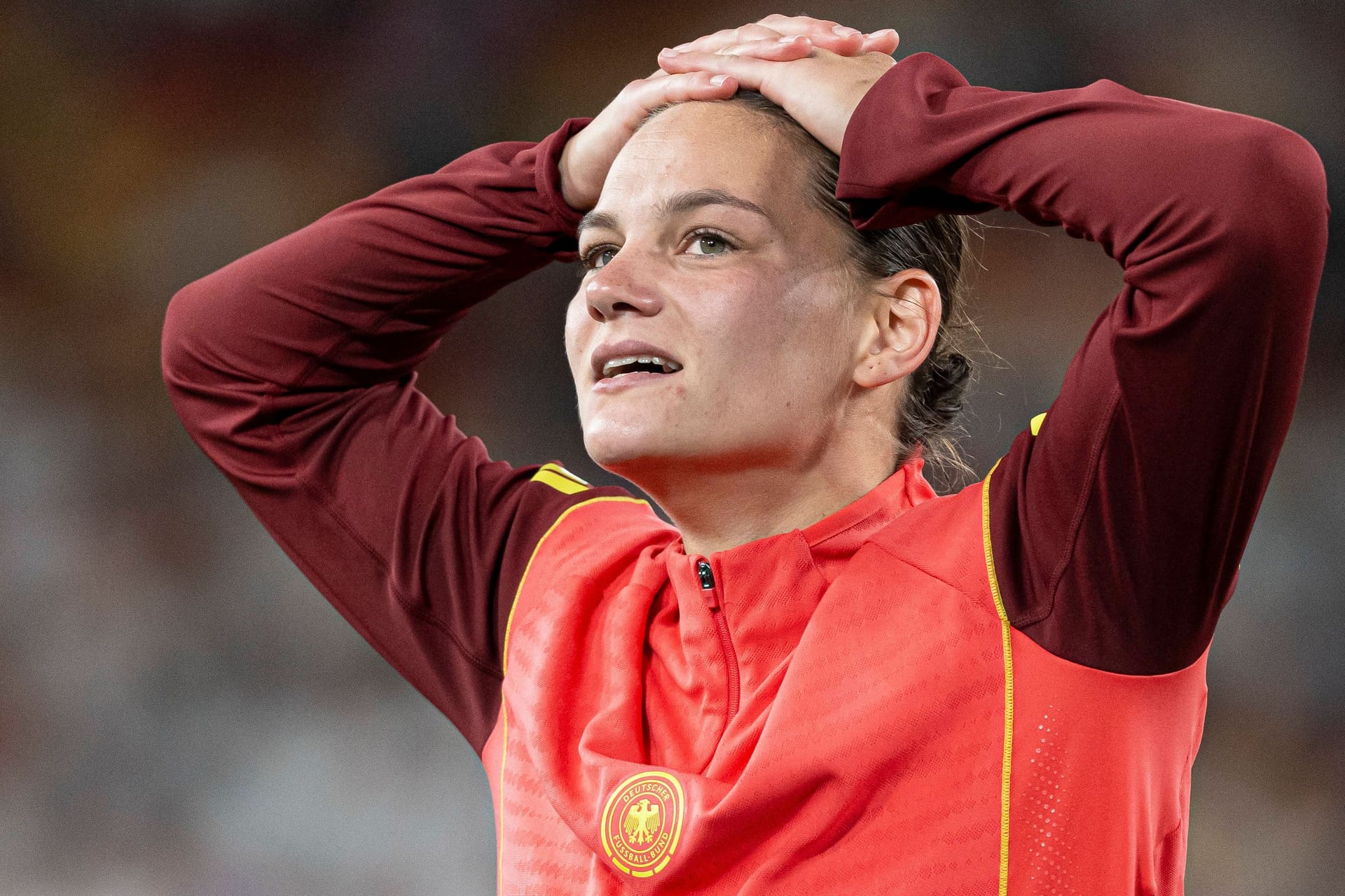 Giovanna Hoffmann kann es kaum fassen: Die gläubige Christin steht mit Deutschland im Halbfinale.