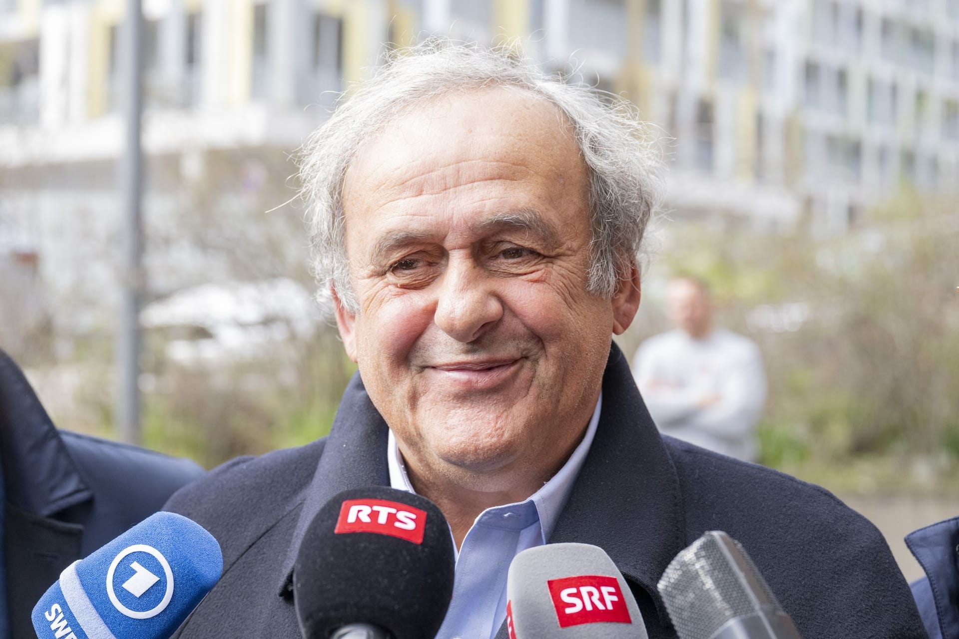 Einbrecher erbeuten bei Platini Medaillen und Trophäen