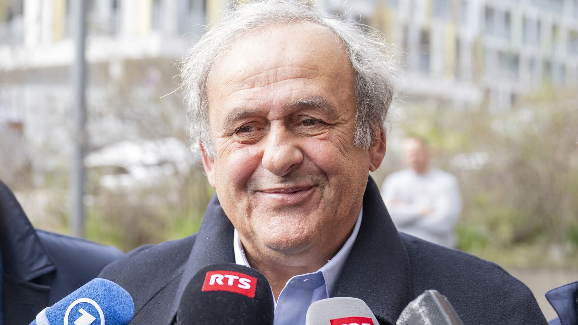 Einbrecher erbeuten bei Platini Medaillen und Trophäen Einbrecher erbeuten bei Platini Medaillen und Trophäen