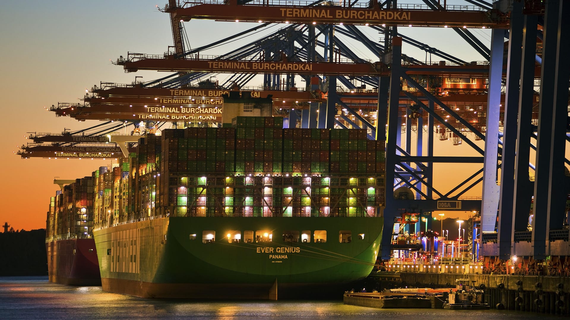 Hamburger Hafen: Deutschlands Wirtschaft setzt zu sehr auf den Export, sagt Wolfgang Münchau.