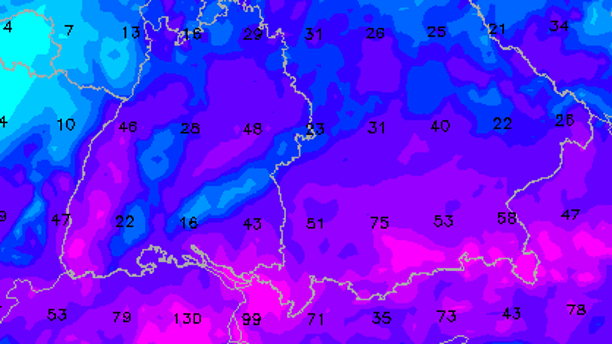 Nemčijo zajeli močni nalivi, grozijo poplave