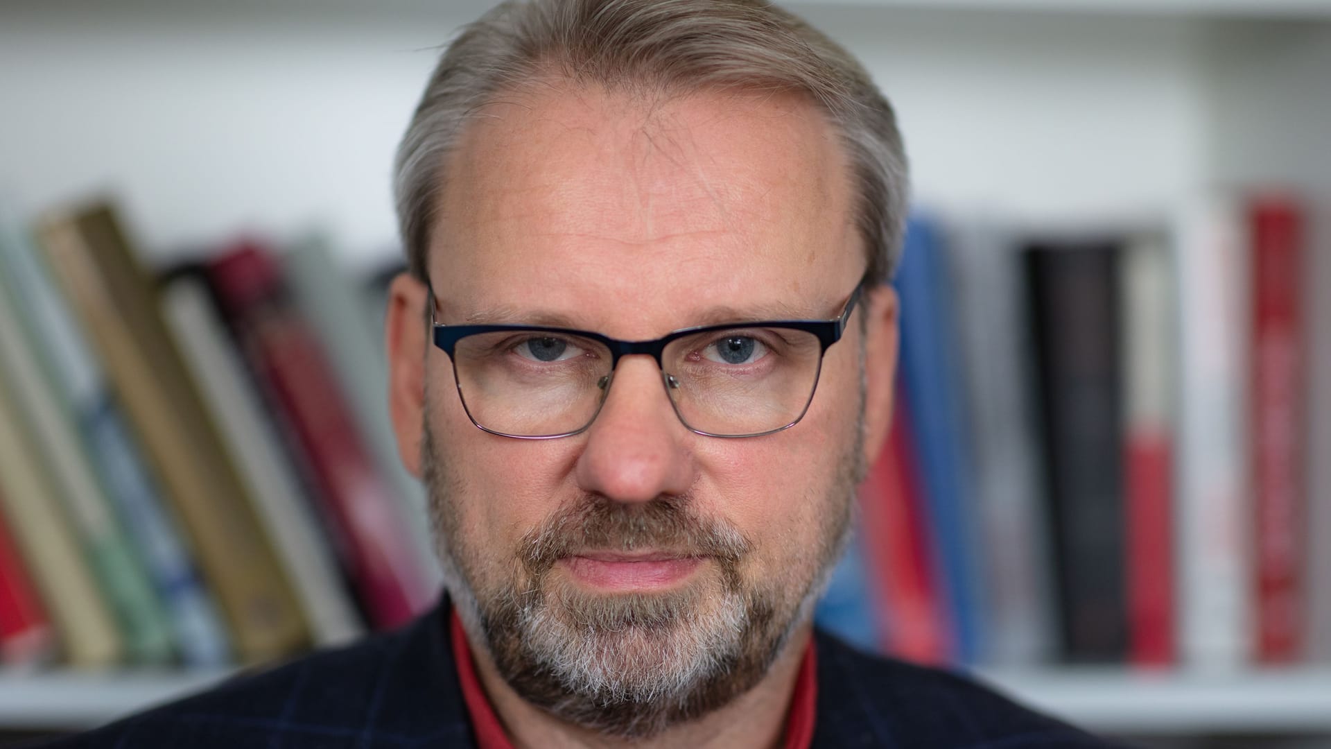 Wolfgang Münchau: Der Wirtschaftsexperte sieht die deutsche Wirtschaft momentan im Niedergang.