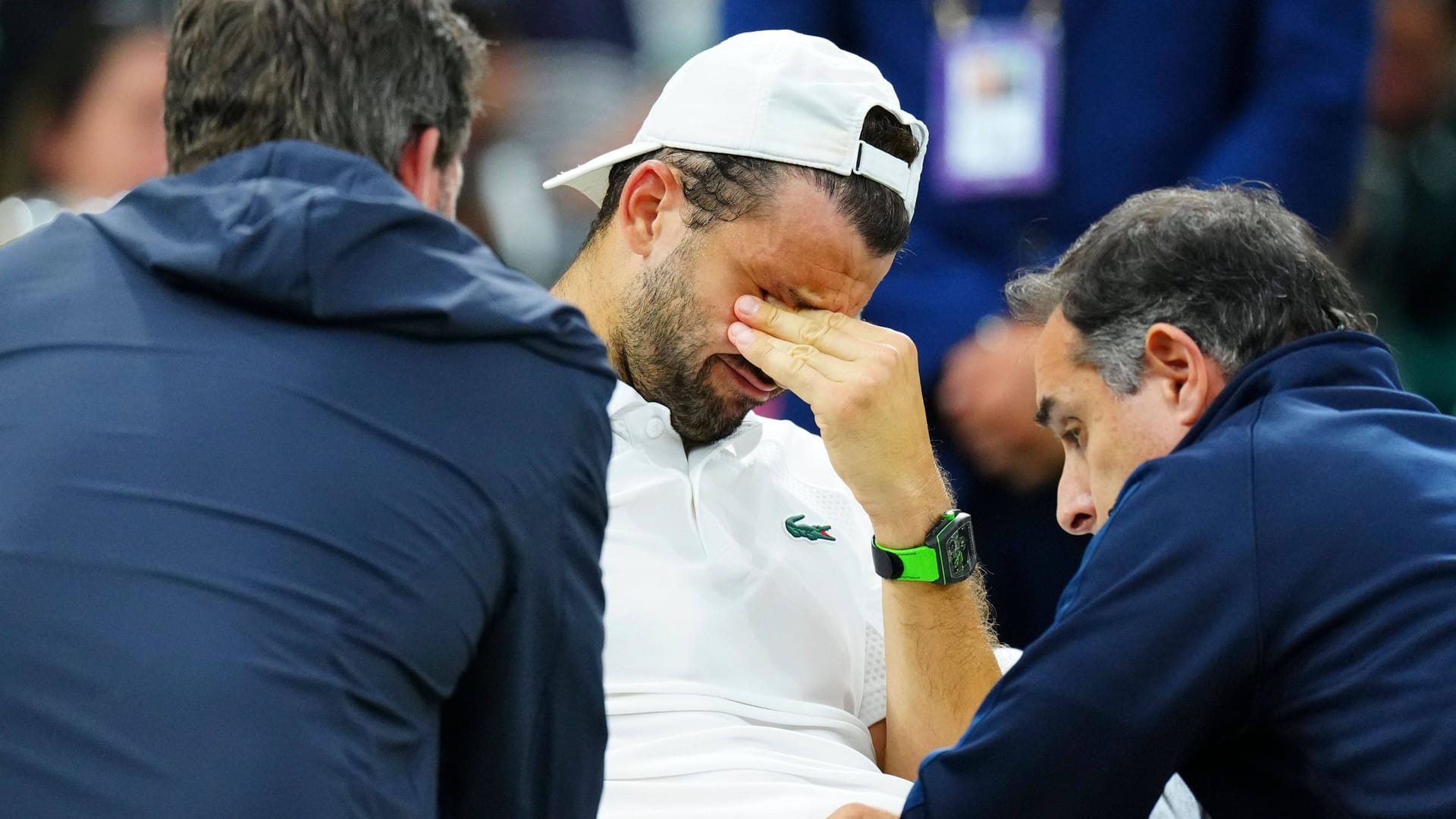 Der stark aufspielende Grigor Dimitrov verkündete unter Tränen, dass es für ihn nicht weitergeht.