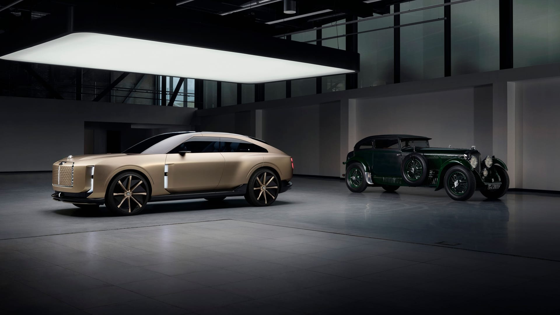 Studie und der historische Vorfahr: Bentley EXP 15.