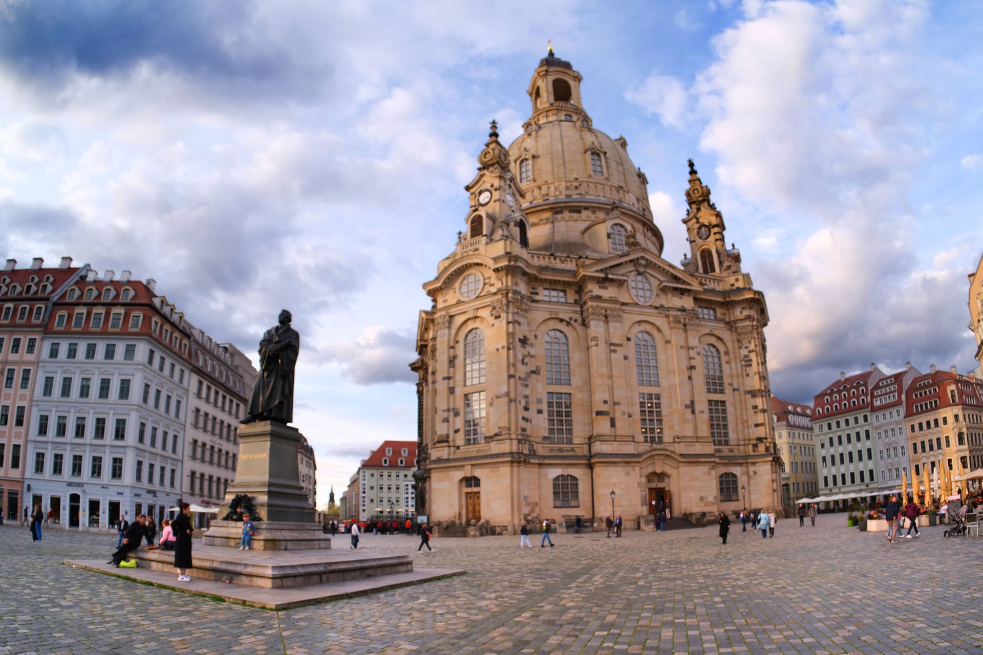 Dresden mit Frauenkirche (Archivbild): Dresden belegte bei dem bundesweiten Ranking den zweiten Platz.