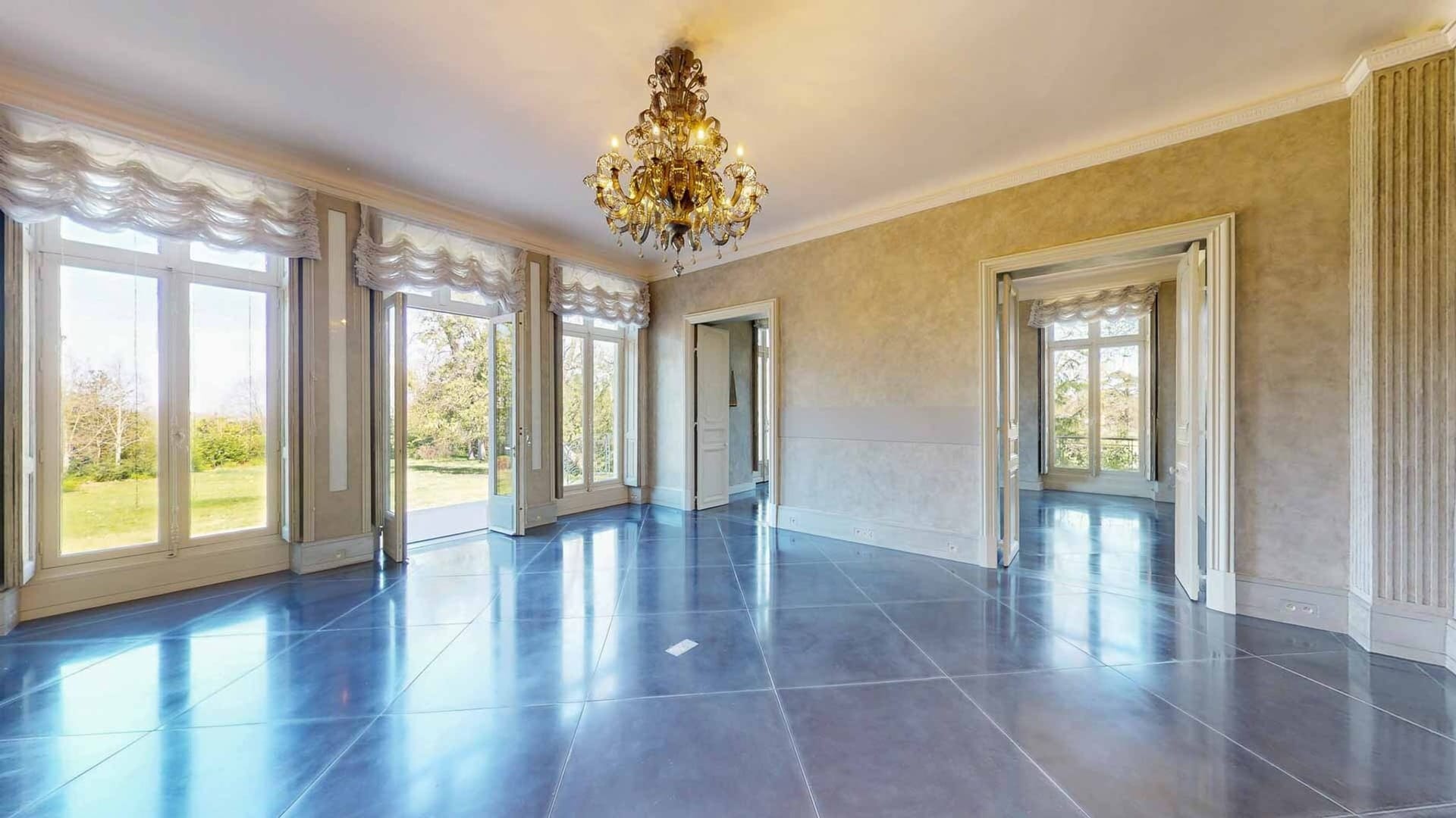 Karl Lagerfeld soll die Villa aufwendig renoviert haben.