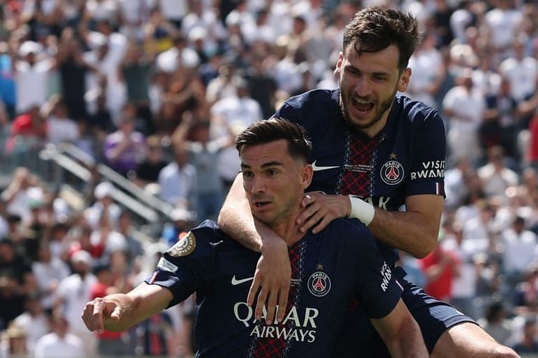 Starker Auftritt: Fabián (vorn) traf doppelt gegen Real.