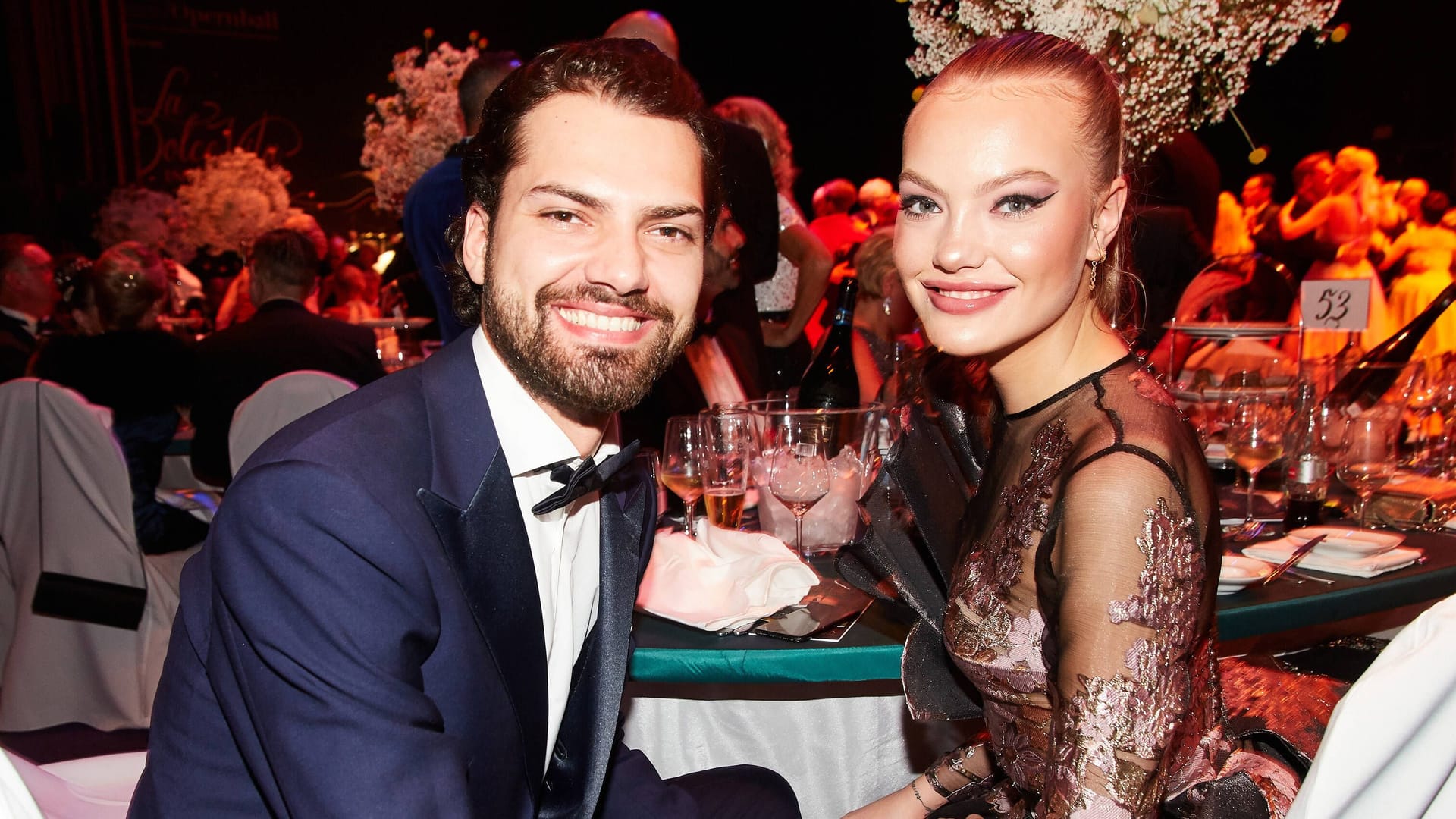 Jimi Blue Ochsenknecht mit seiner Schwester Cheyenne Savannah Ochsenknecht beim Leipziger Opernball (Archivfoto): Der Schauspieler genießt den großen Auftritt.