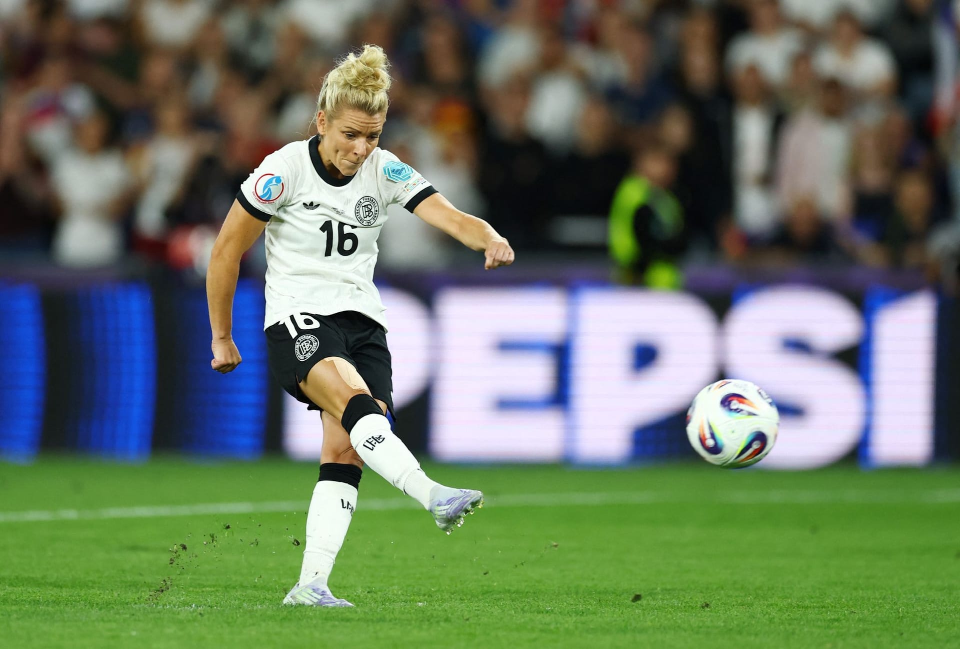SOCCER-EURO-FRA-GER/REPORT