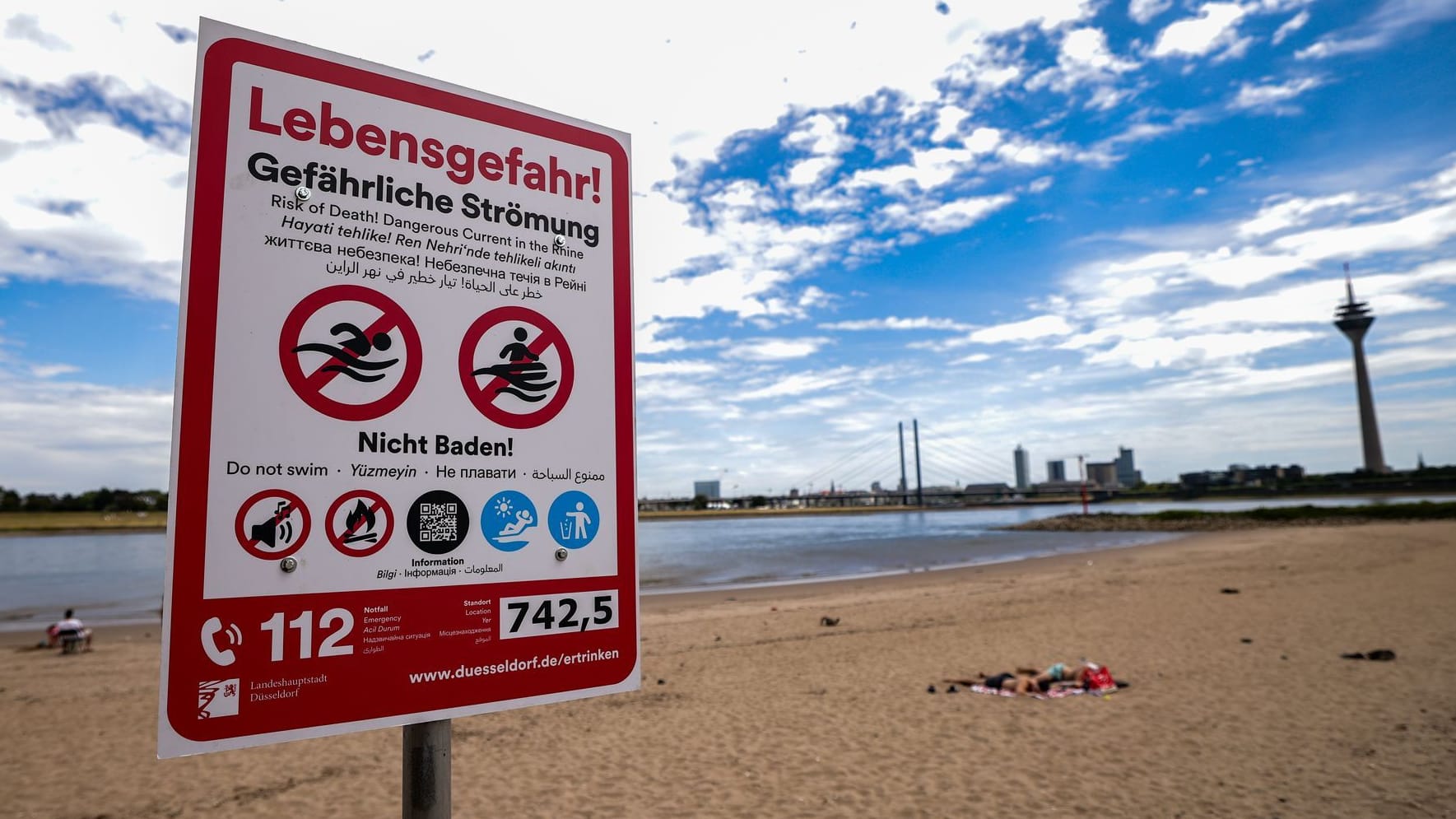 Düsseldorf in den Startlöchern für Badeverbot im Rhein