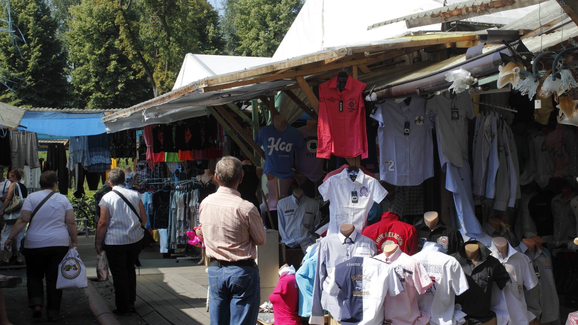 Der Polenmarkt in Slubice: Standinhaber klagen über ausbleibende Kunden.