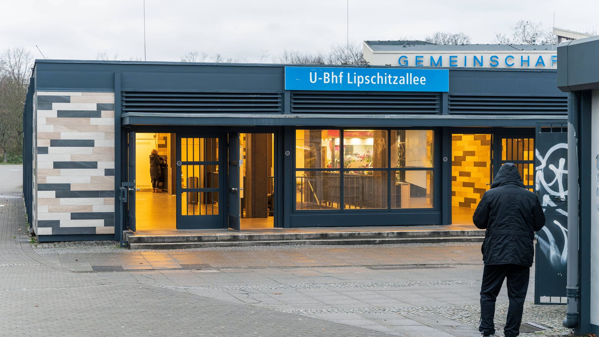 Der U-Bahnhof Lipschitzallee (Archivbild): Hier wurde ein Geldautomat gesprengt.