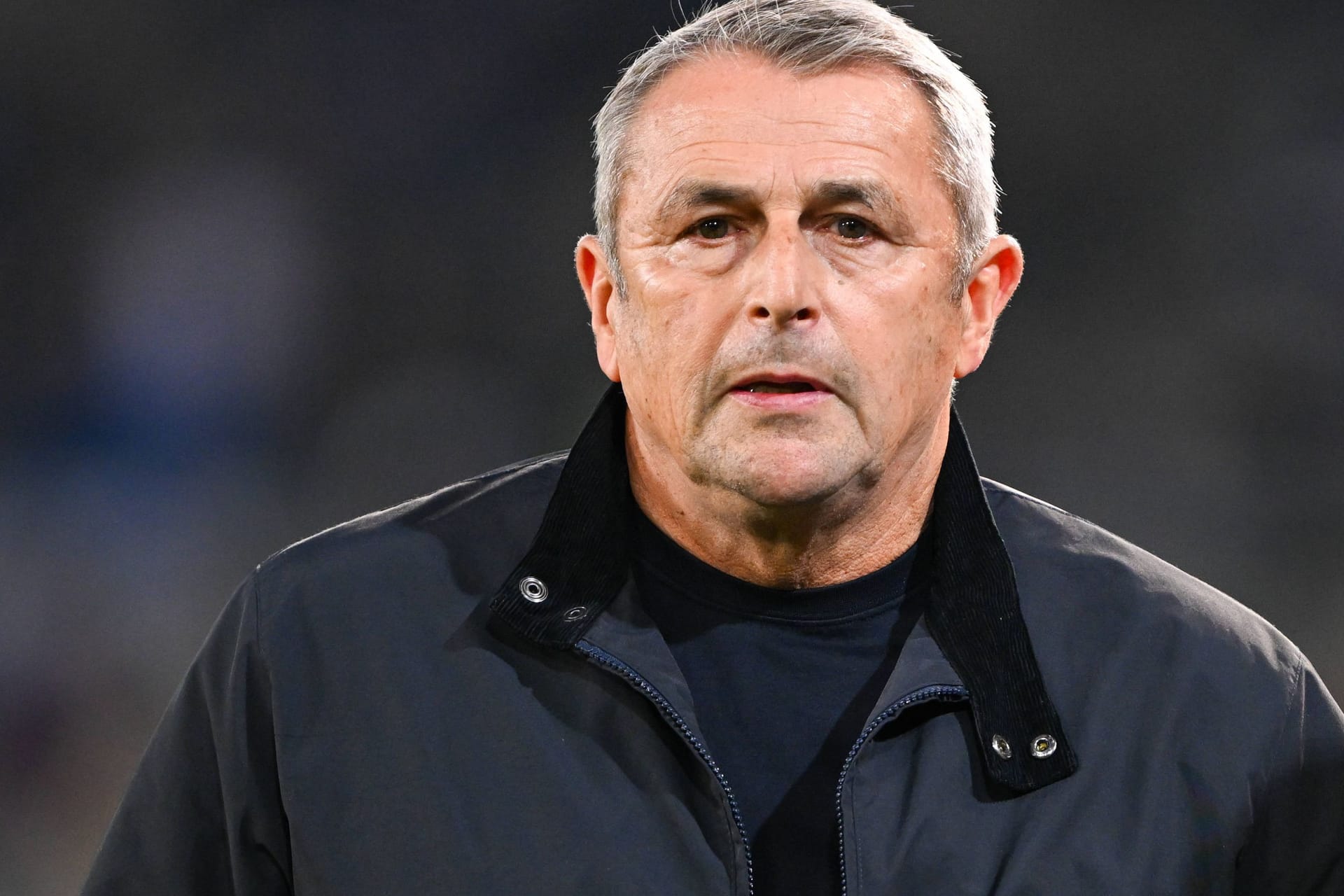 Fortuna Düsseldorfs Sportvorstand Klaus Allofs war nach dem 1:5 in Bielefeld bedient.