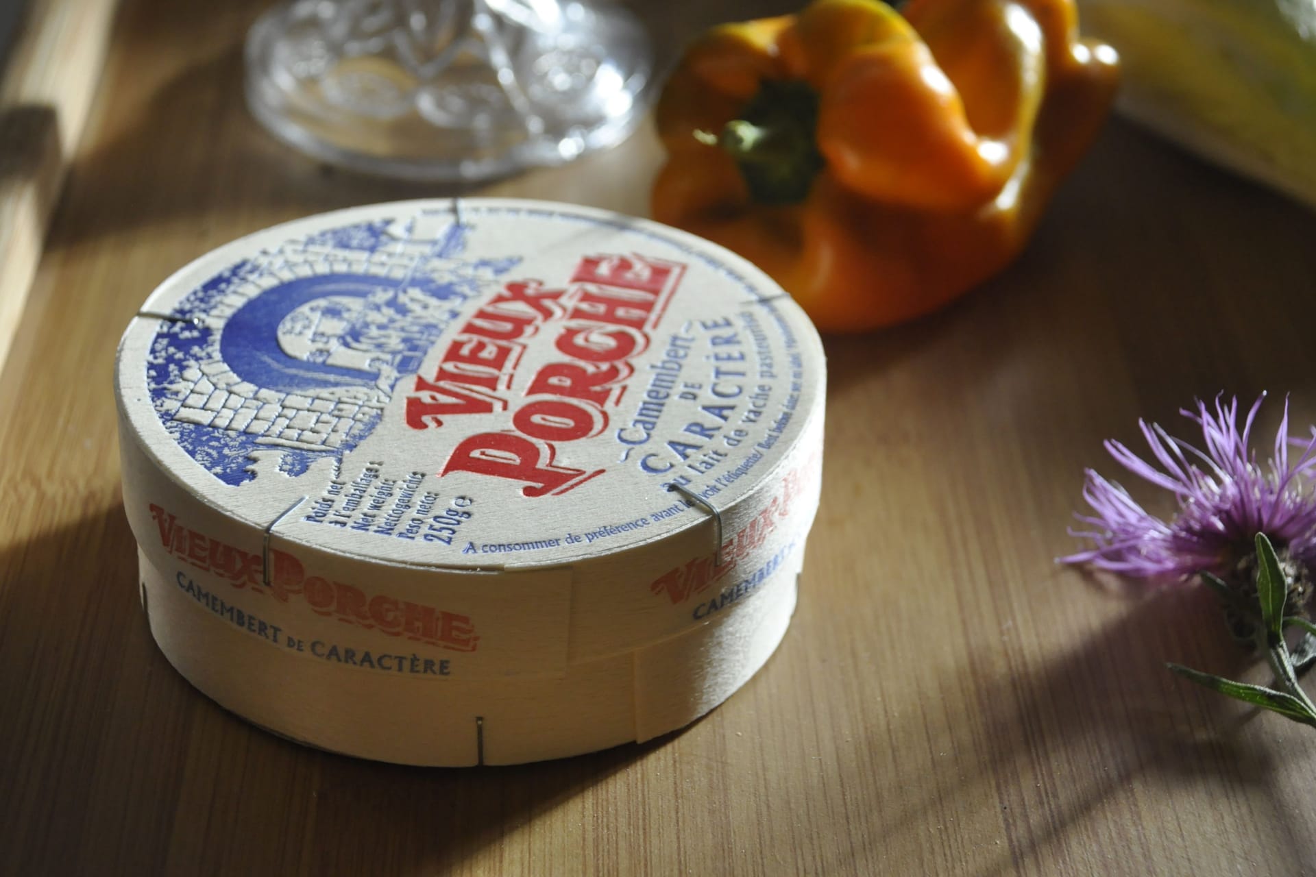 Listerien-Alarm: Der zurückgerufene Camembert könnte gesundheitlich riskant sein.