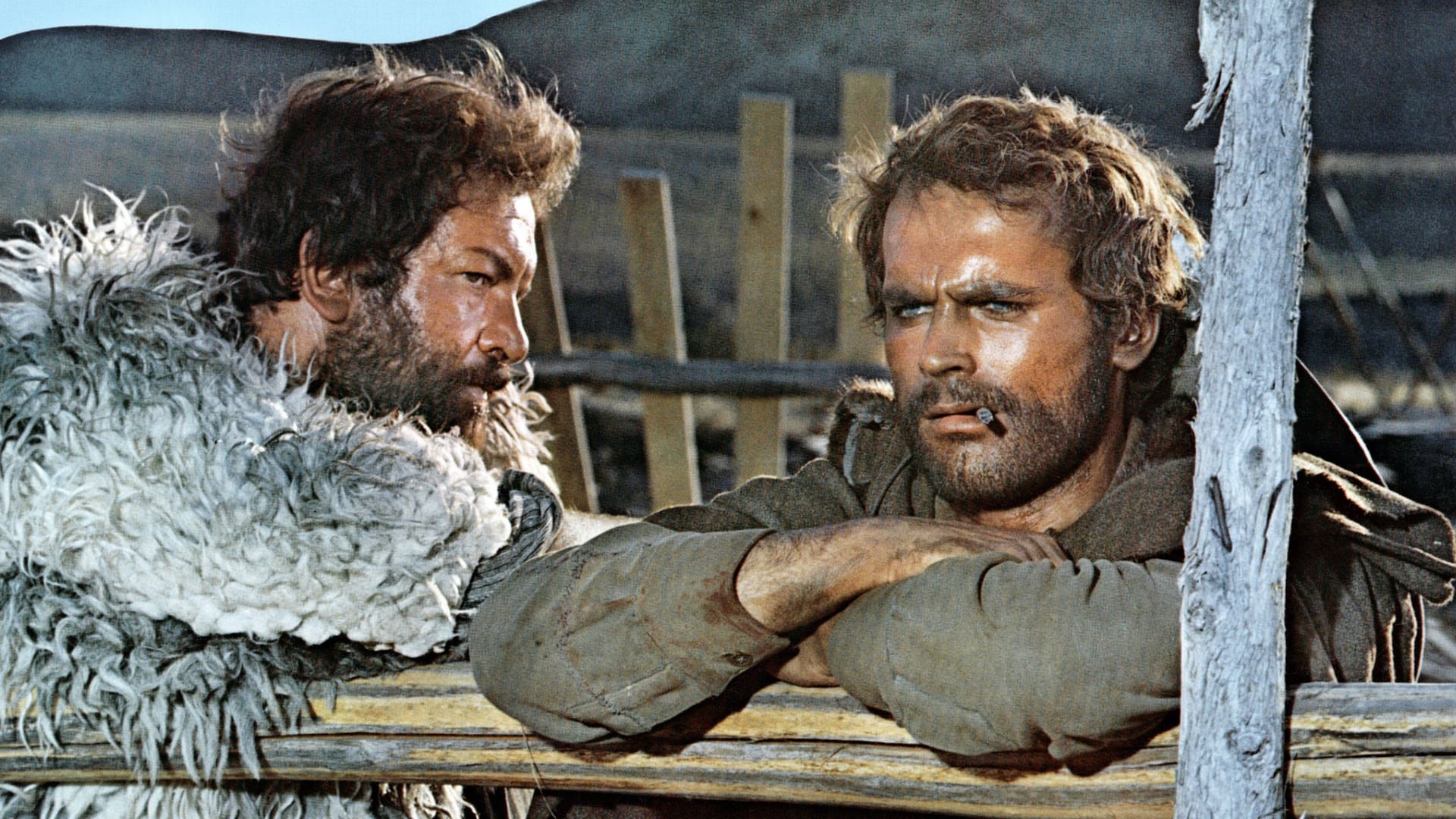 Terence Hill (rechts) und Bud Spencer in "Hügel der blutigen Stiefel" (Archivfoto): Der Kult-Schauspieler besitzt seit Jahren eine Eisdiele in Dresden.