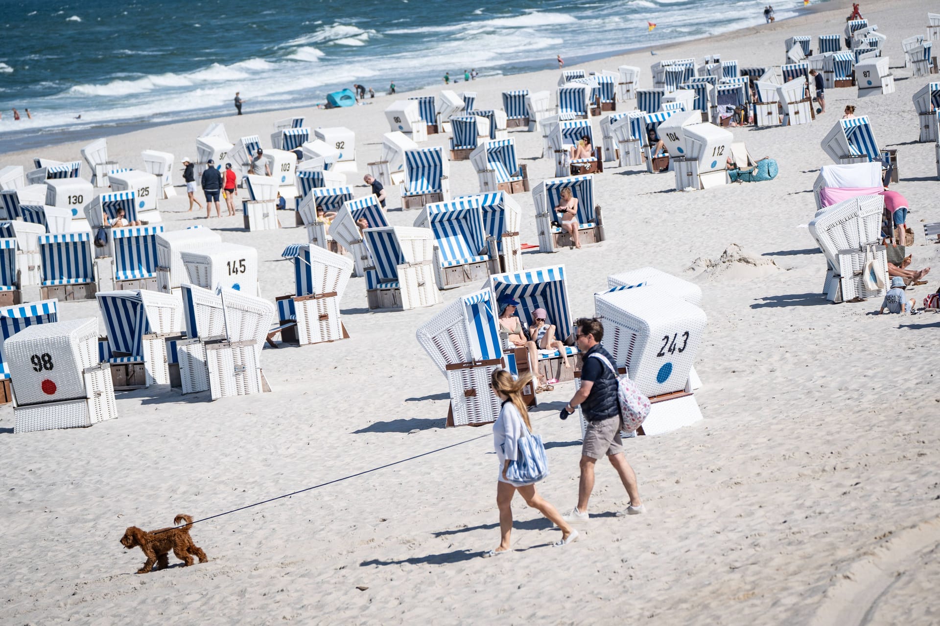 Hochsaison in Kampen auf der Nordseeinsel Sylt: Das Statistische Bundesamt meldet sich heute mit Daten zum Deutschland-Tourismus.
