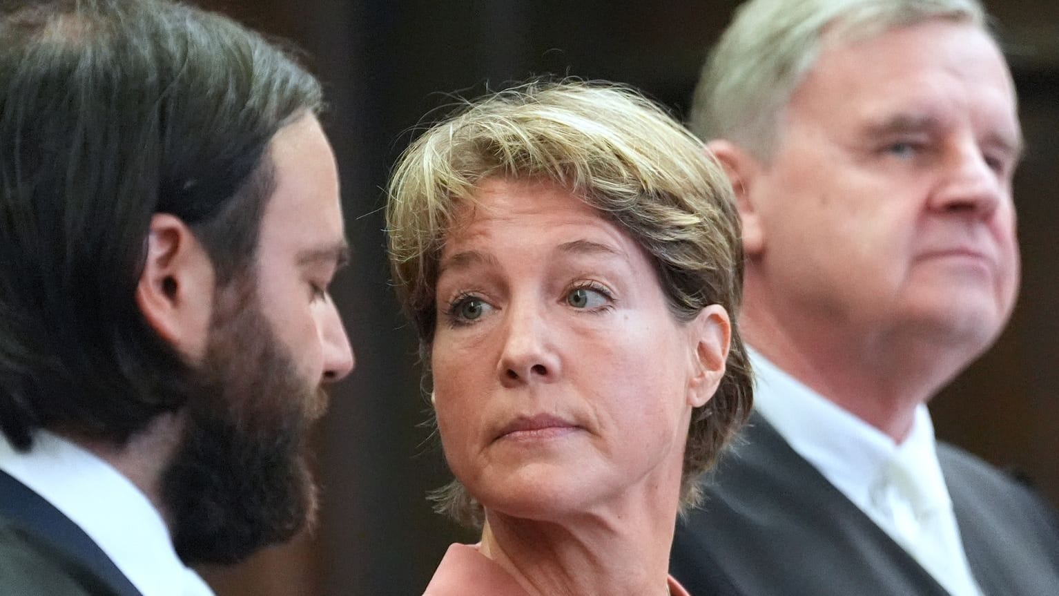 Da war es nur noch einer: Ingo Bott (li.) übernimmt künftig allein die Verteidigung von Christina Block (Mitte) vor Gericht. Da war es nur noch einer: Ingo Bott (li.) übernimmt künftig allein die Verteidigung von Christina Block (Mitte) vor Gericht.