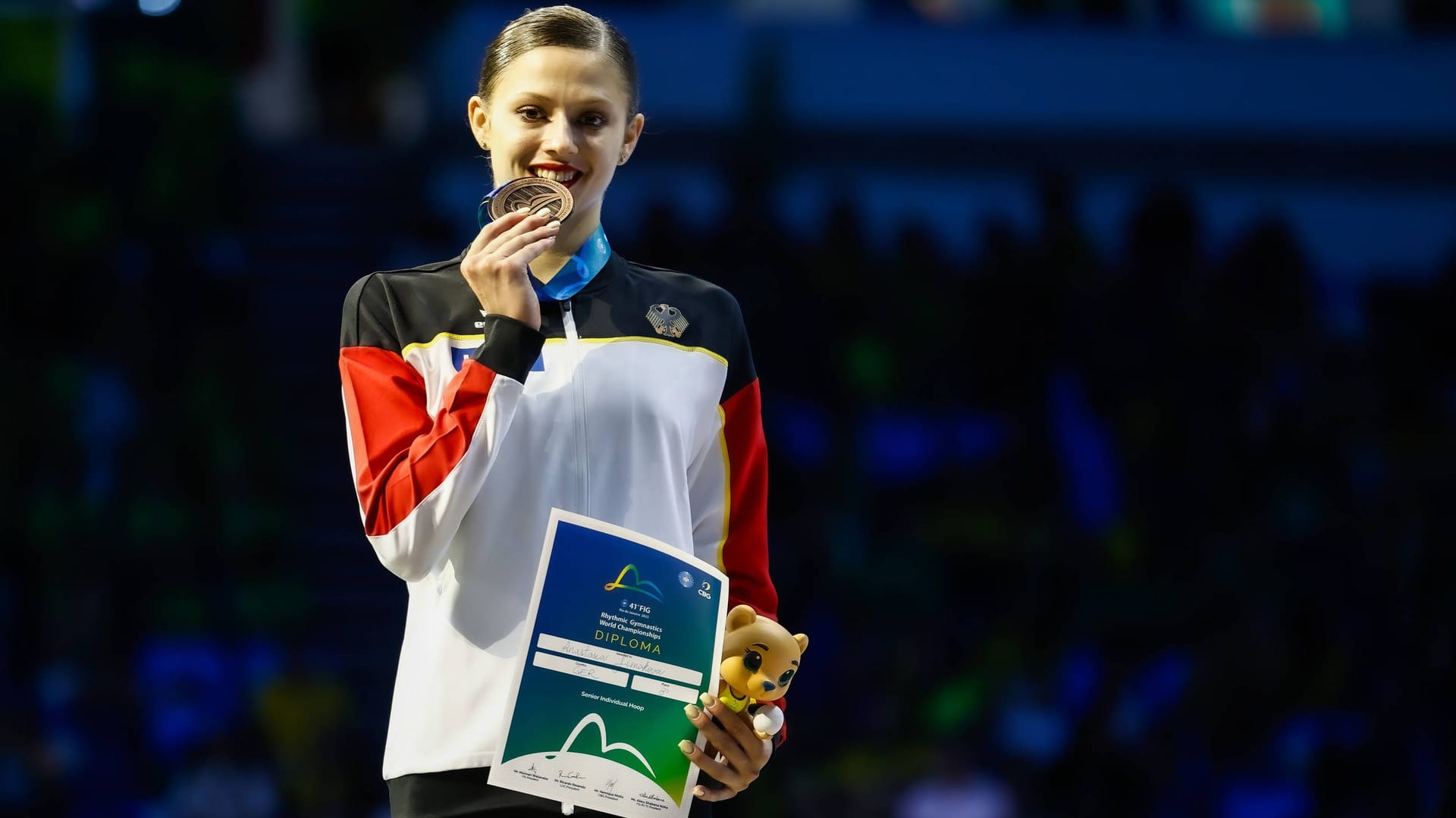 Anastasia Simakova mit ihrer Bronzemedaille.