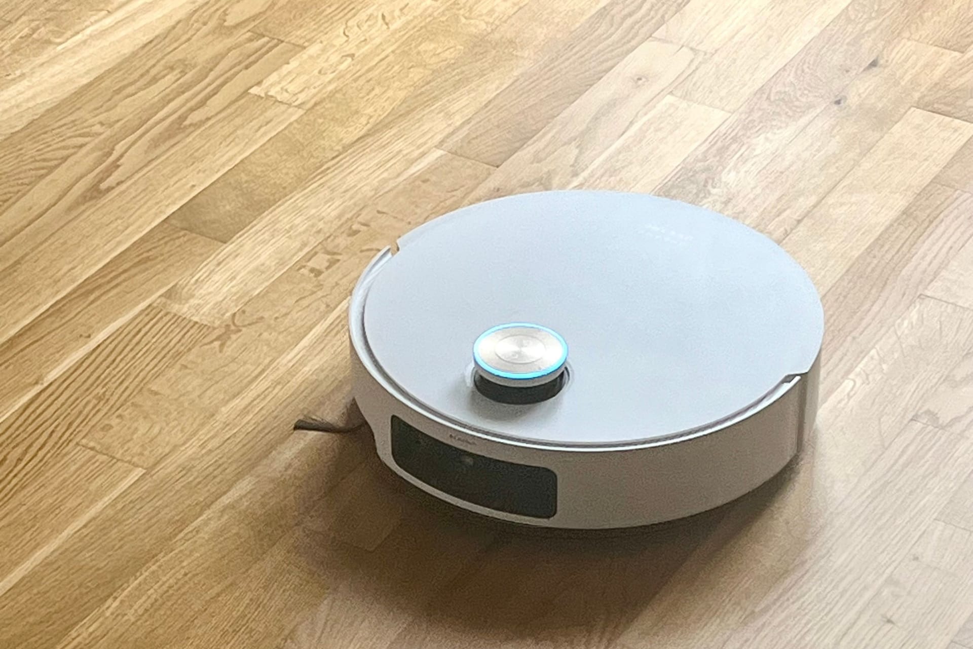 Intelligenter Haushaltshelfer: Der Laserturm des Dreame X50 Ultra ist mit einem Sensor ausgestattet, der die Umgebung scannt.
