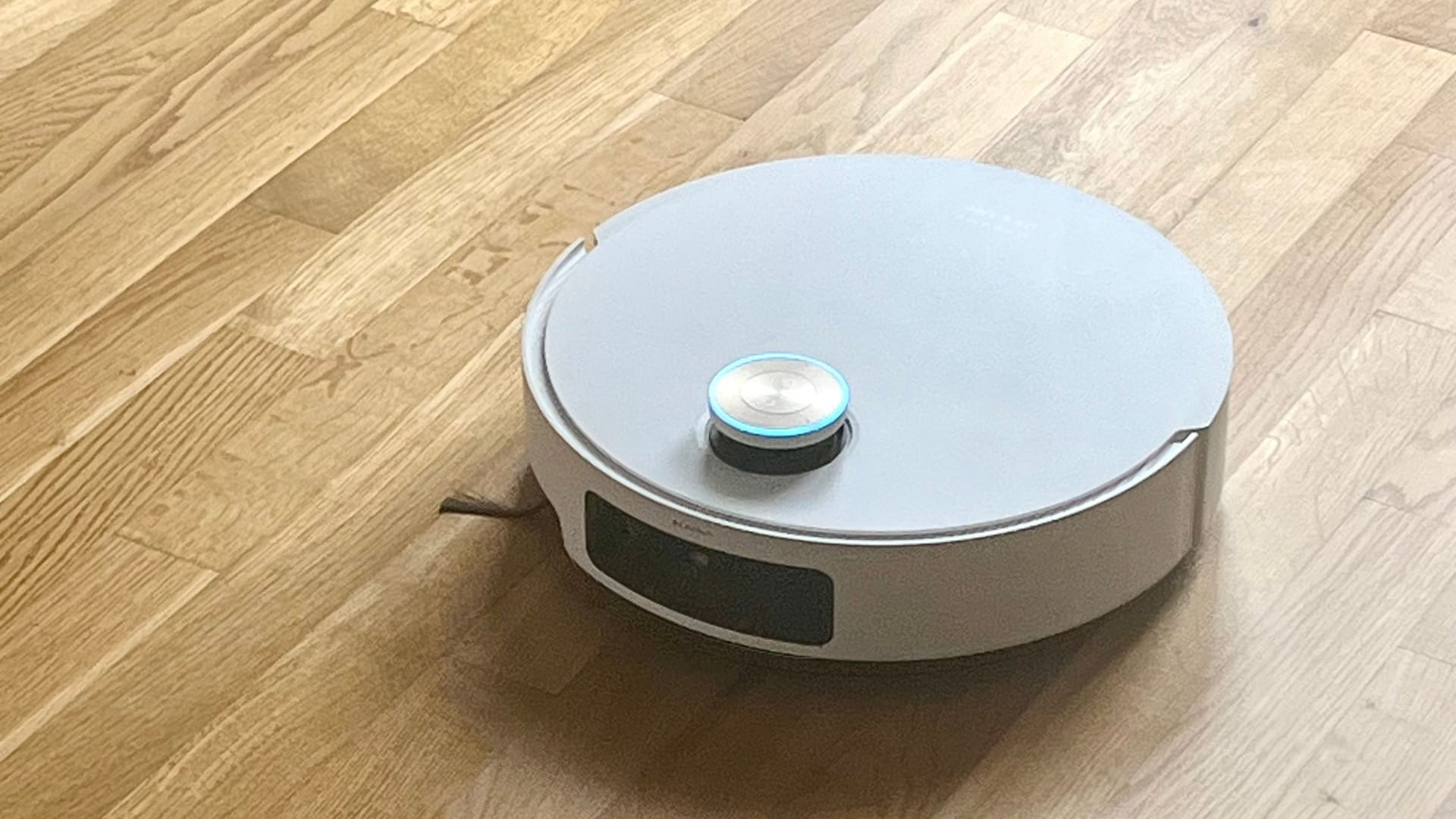 Intelligenter Haushaltshelfer: Der Laserturm des Dreame X50 Ultra ist mit einem Sensor ausgestattet, der die Umgebung scannt.