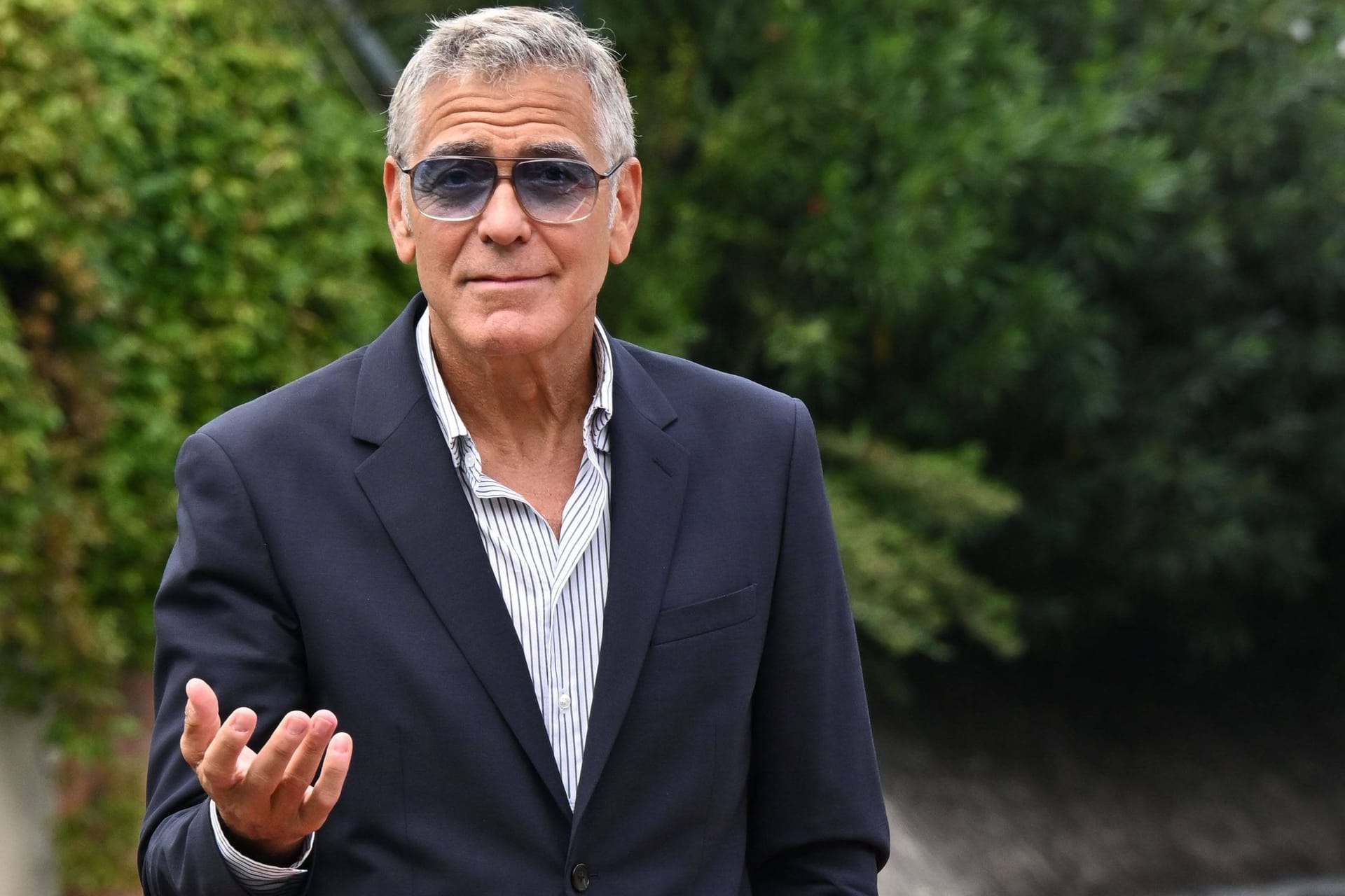 Venedig, 27. August: Hier wirkte George Clooney bei der Ankunft noch gesund und munter.
