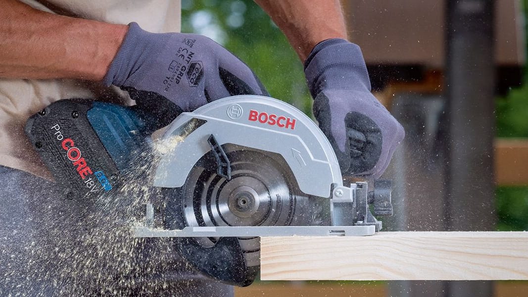 Heute ist Werkzeug von Bosch Professional bei Amazon im Angebot.
