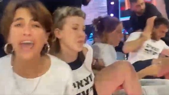 Aktivistinnen der Organisation Standing Together stürmten eine Live-Abstimmung in der Show "Big Brother": Sie protestierten gegen den Krieg in Gaza.