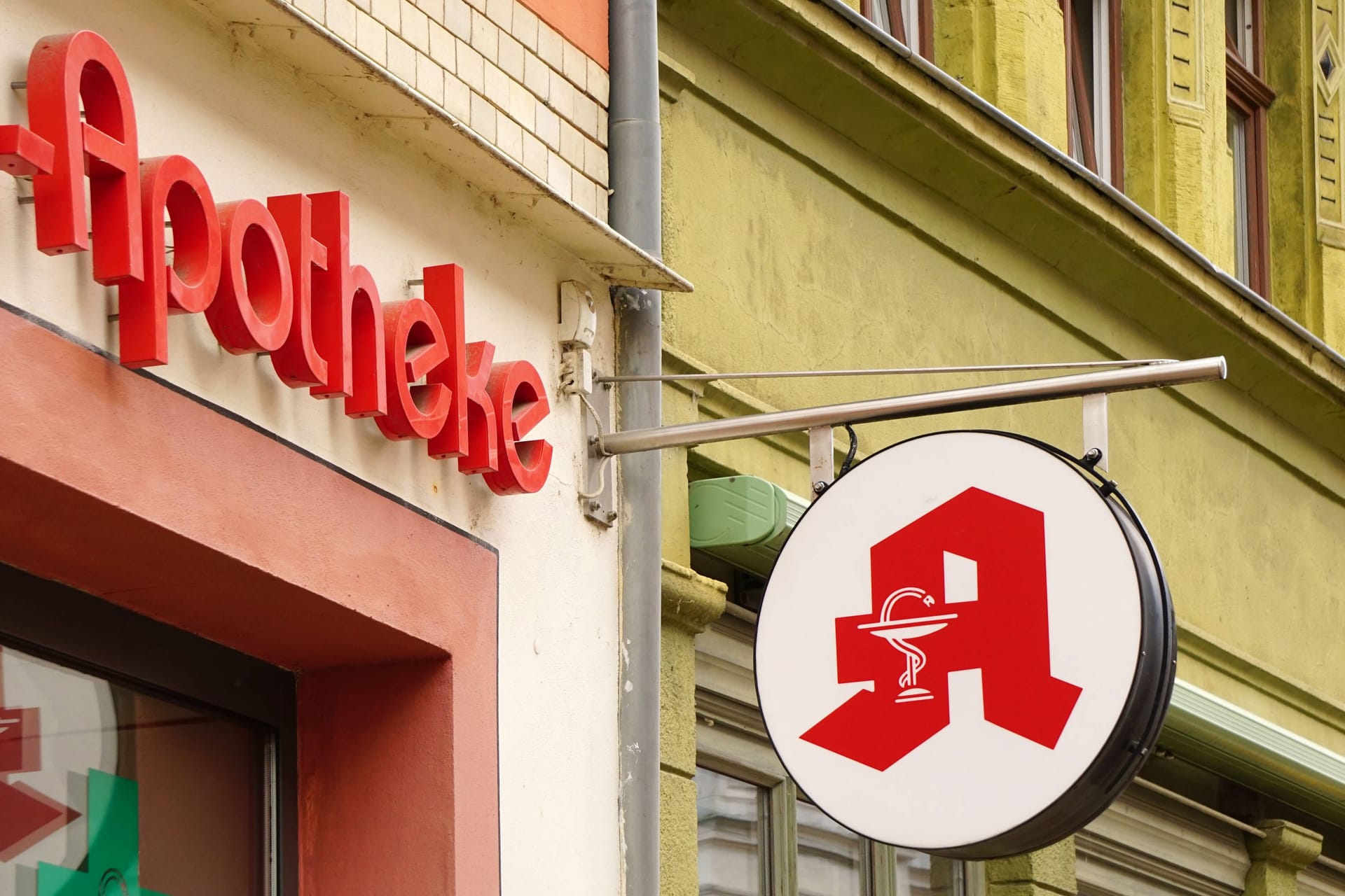 Eine Apotheke (Symbolbild): Die Täter ergaunerten sich Arzneimittel.