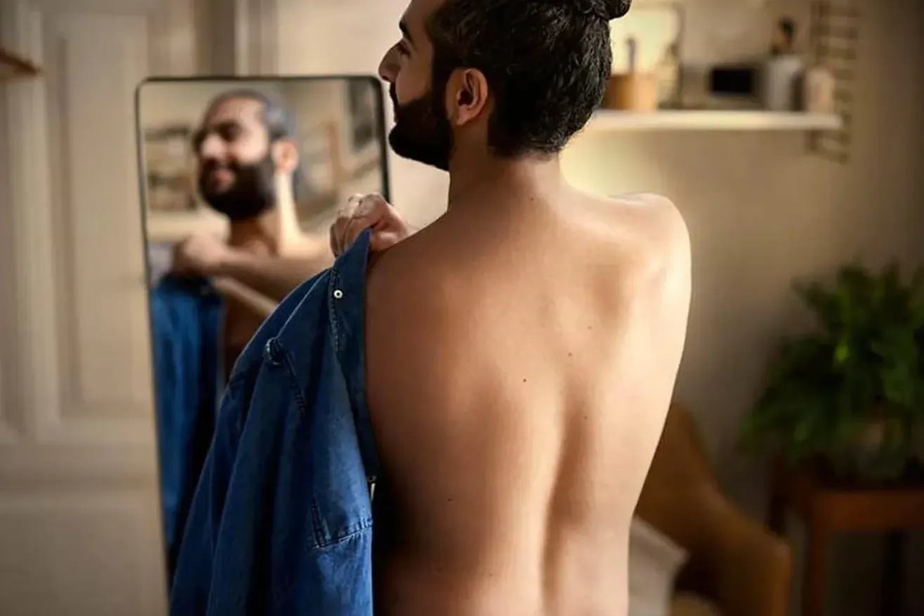Mit einem Bodygrommer wie dem Philips Series 5000 gelingt die Körperrasur.