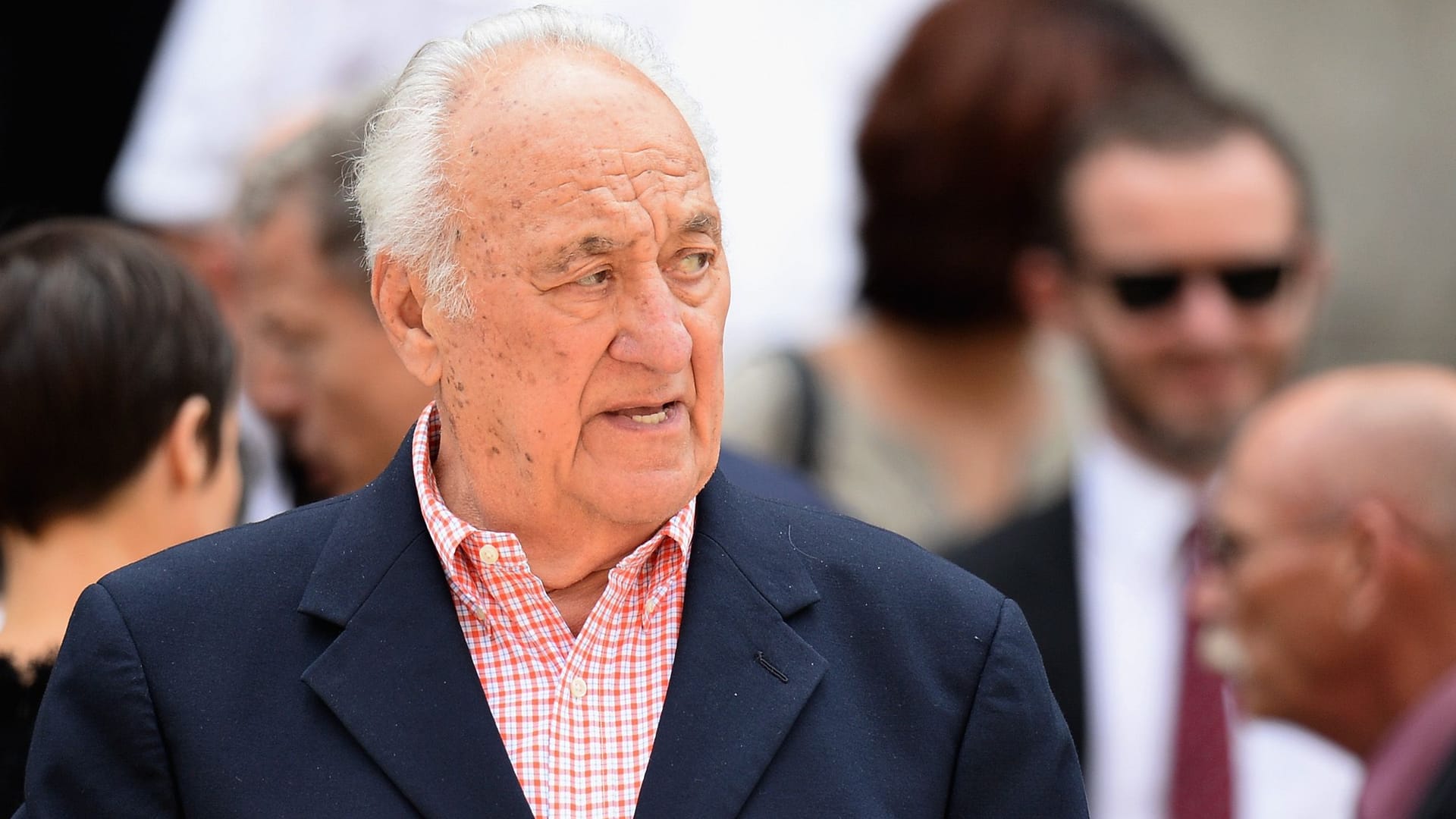 Jerry Adler: Der Schauspieler wurde vor allem mit seiner Rolle als Consigliere von James Gandolfinis Mafiaboss Tony in "Die Sopranos" bekannt. Jerry Adler: Der Schauspieler wurde vor allem mit seiner Rolle als Consigliere von James Gandolfinis Mafiaboss Tony in "Die Sopranos" bekannt.