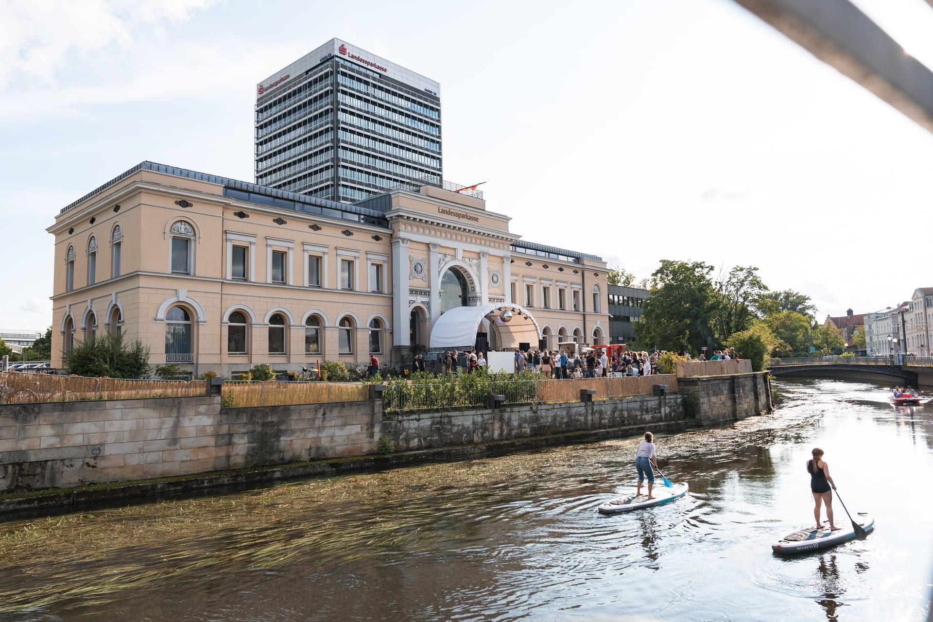 Der BLSK-Tower im Stadtzentrum: Erstmals fand in Braunschweig das Okerinsel Flair statt.